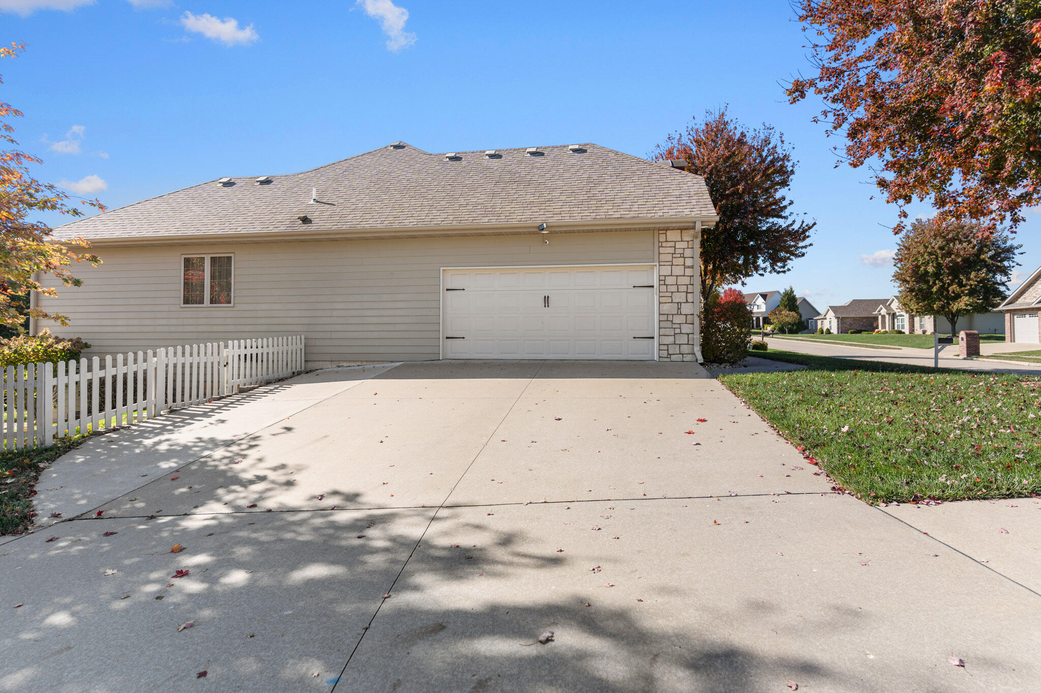 5302 STEEPLECHASE DR