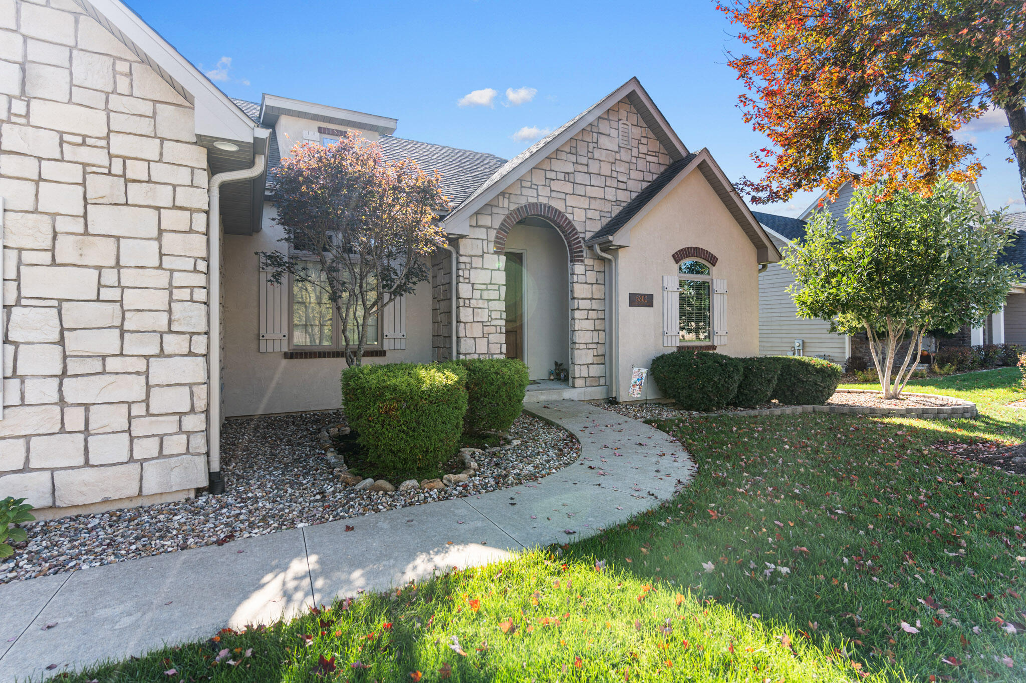 5302 STEEPLECHASE DR