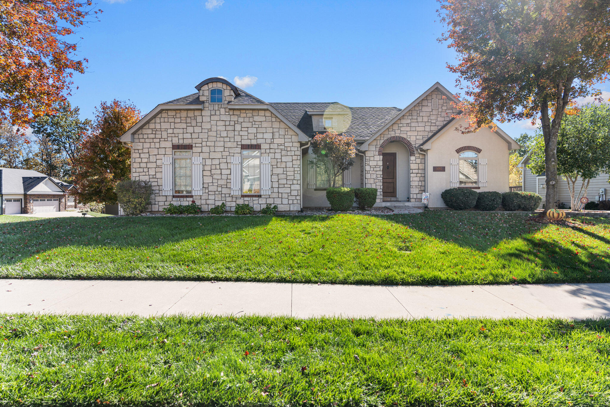 5302 STEEPLECHASE DR