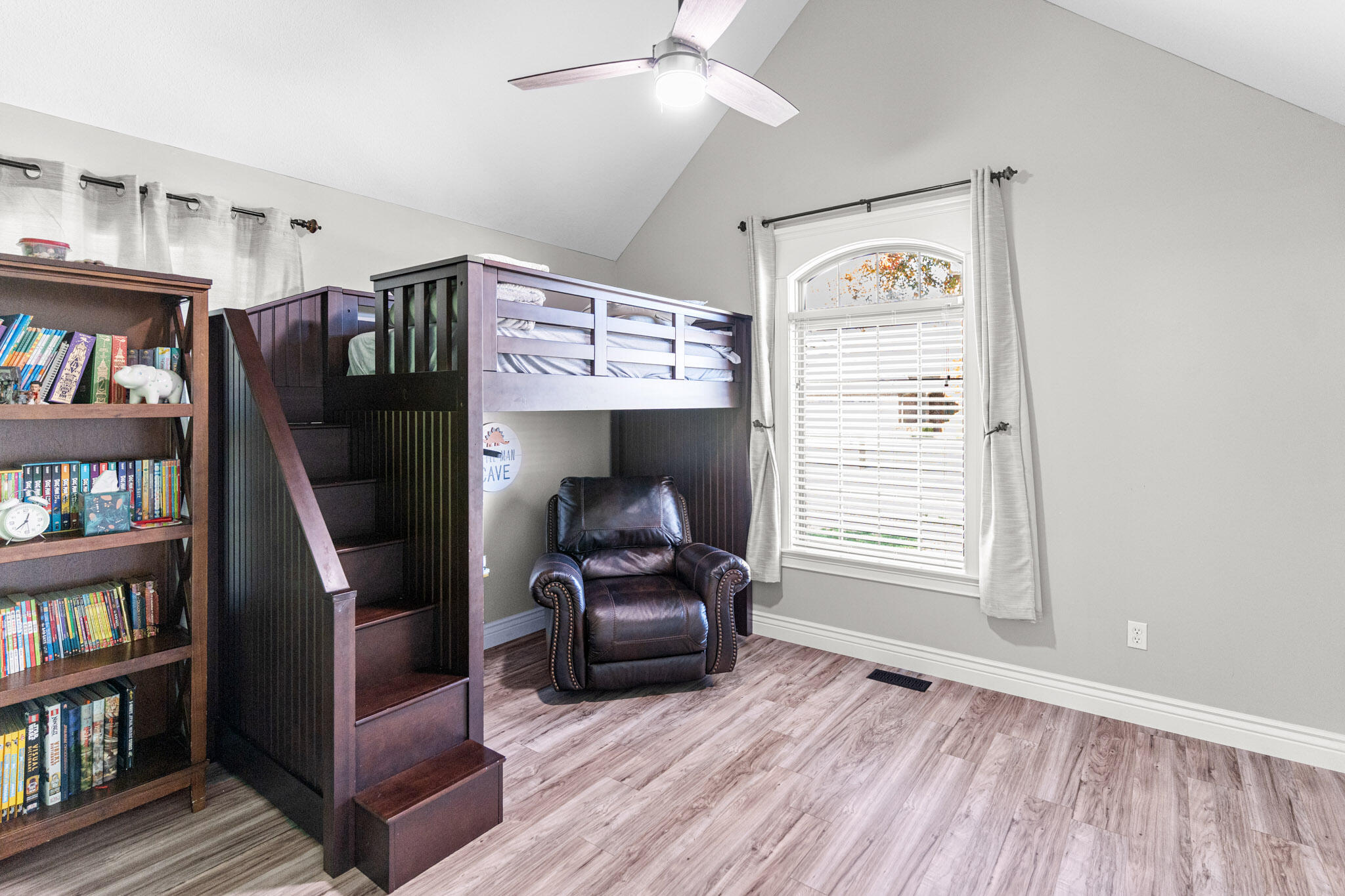 5302 STEEPLECHASE DR