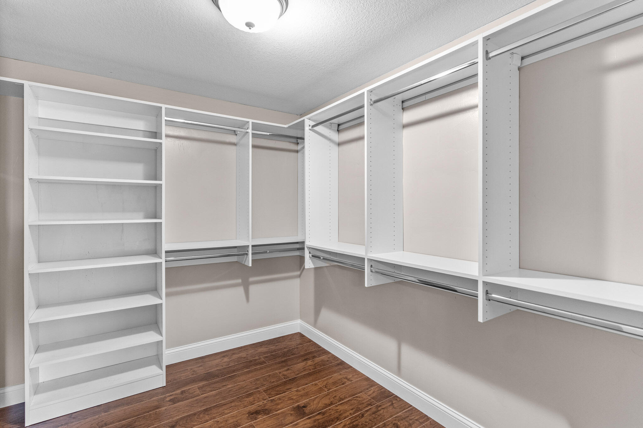 5302 STEEPLECHASE DR