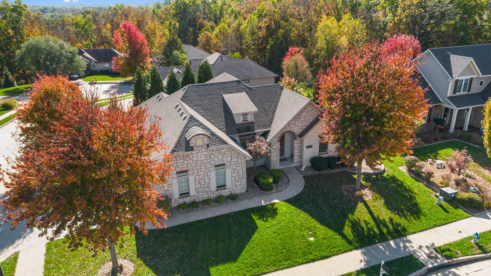 5302 STEEPLECHASE DR