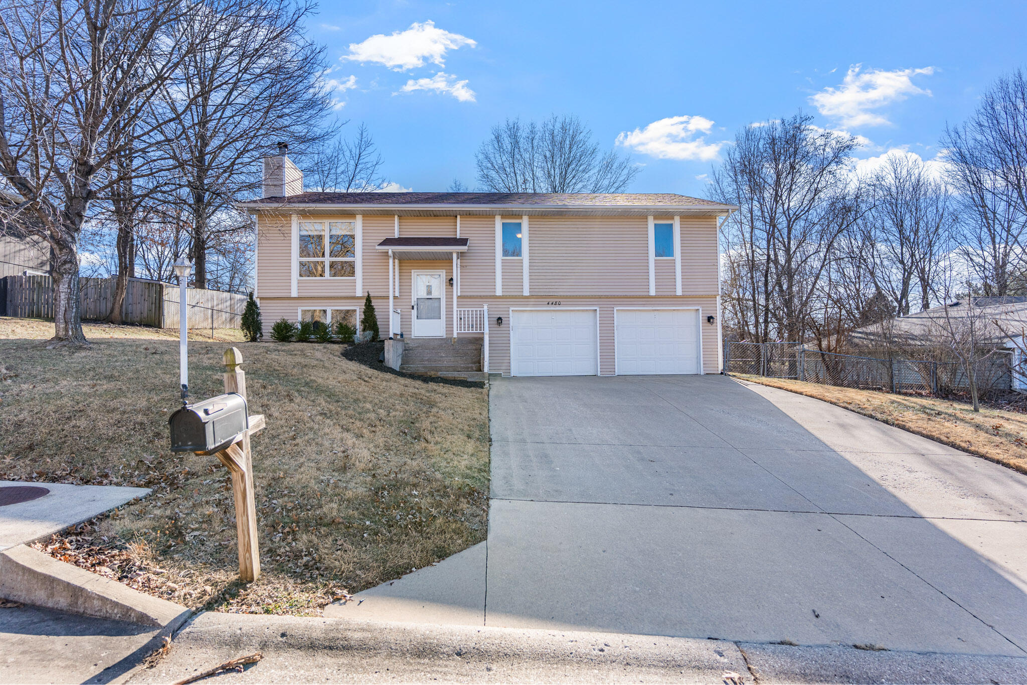 4480 W BAINBRIDGE DR