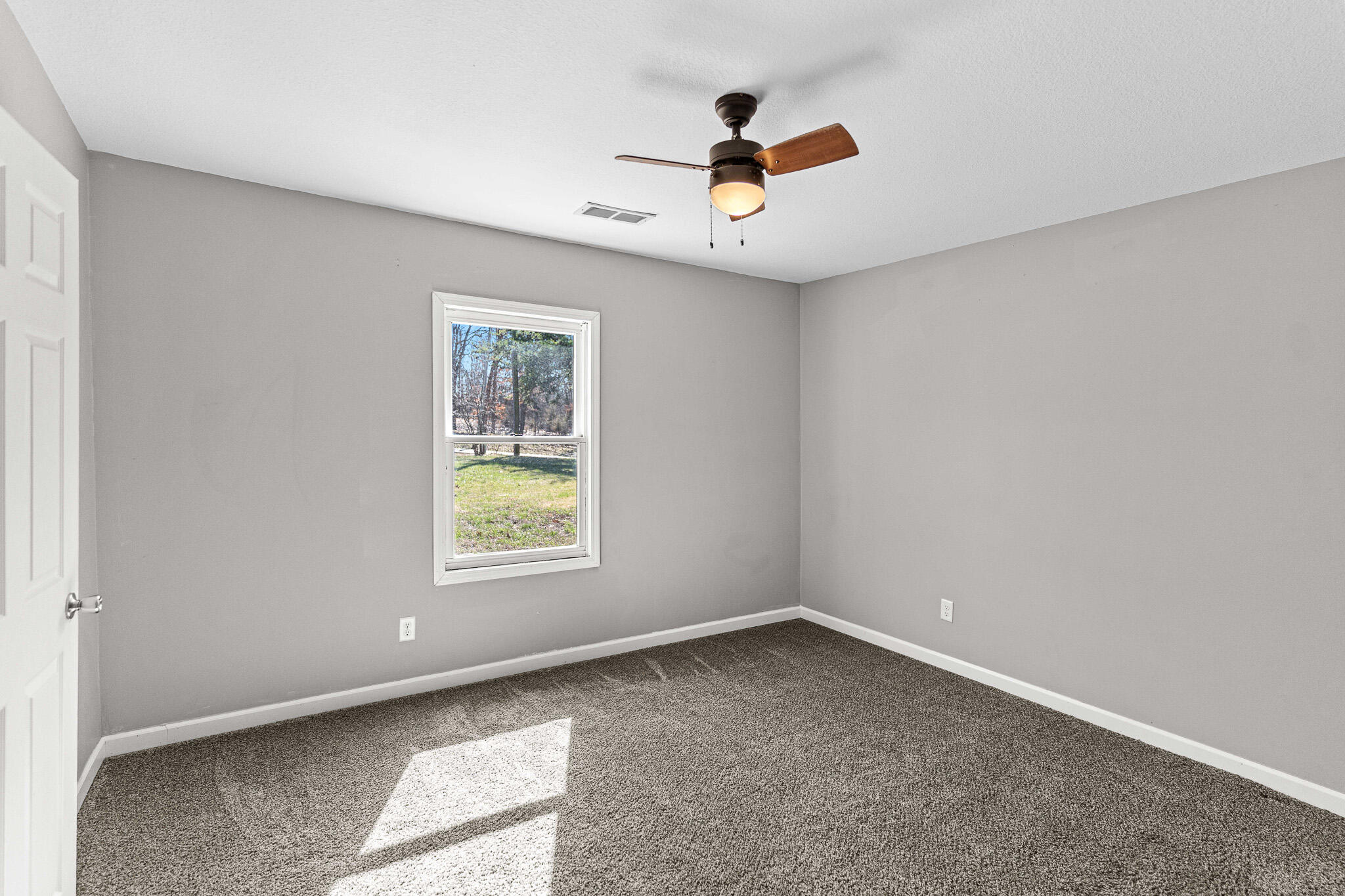 9651 E LAKE SAN-LYNN RD