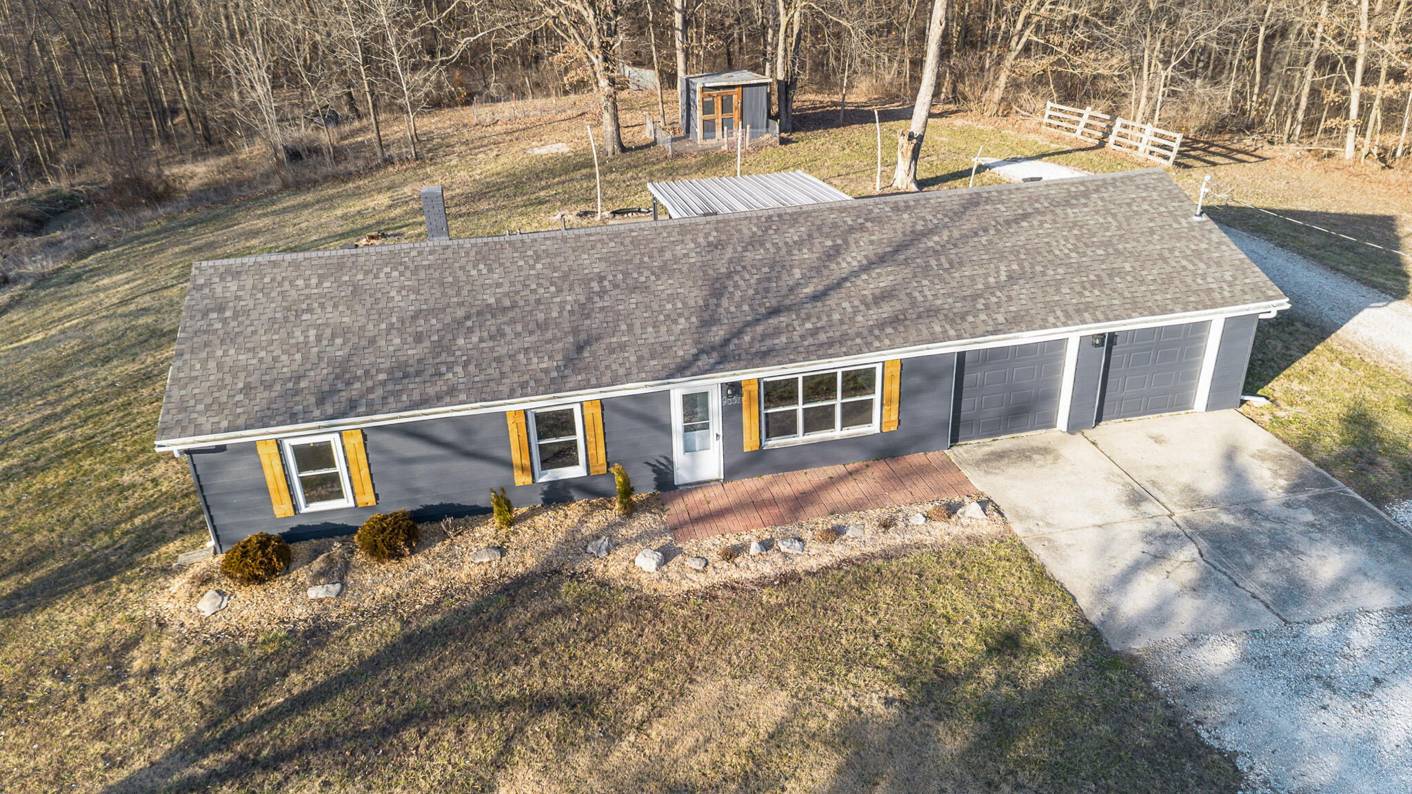 9651 E LAKE SAN-LYNN RD