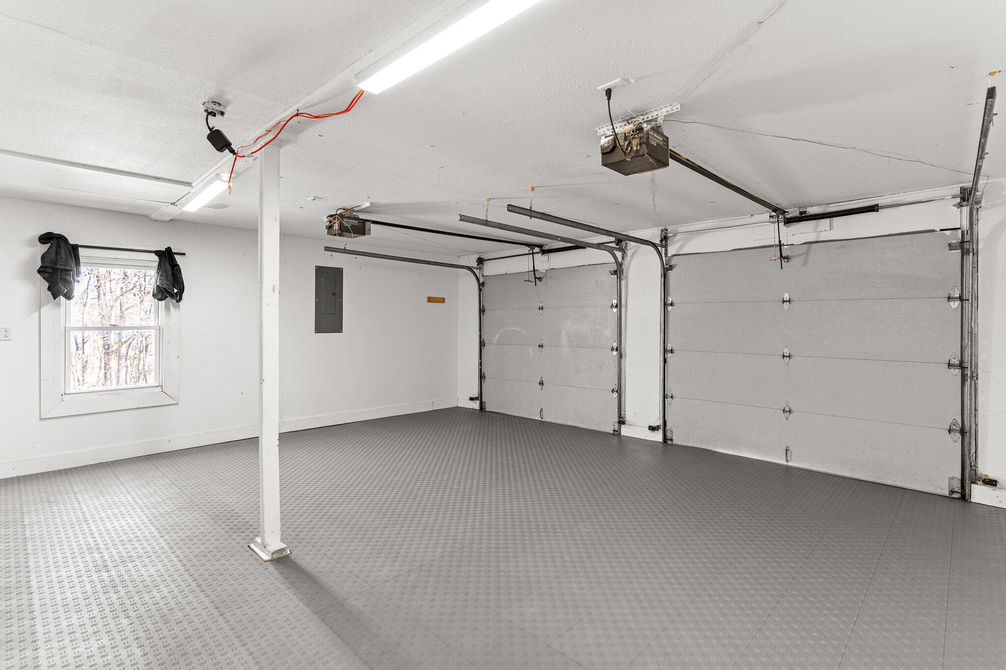 9651 E LAKE SAN-LYNN RD