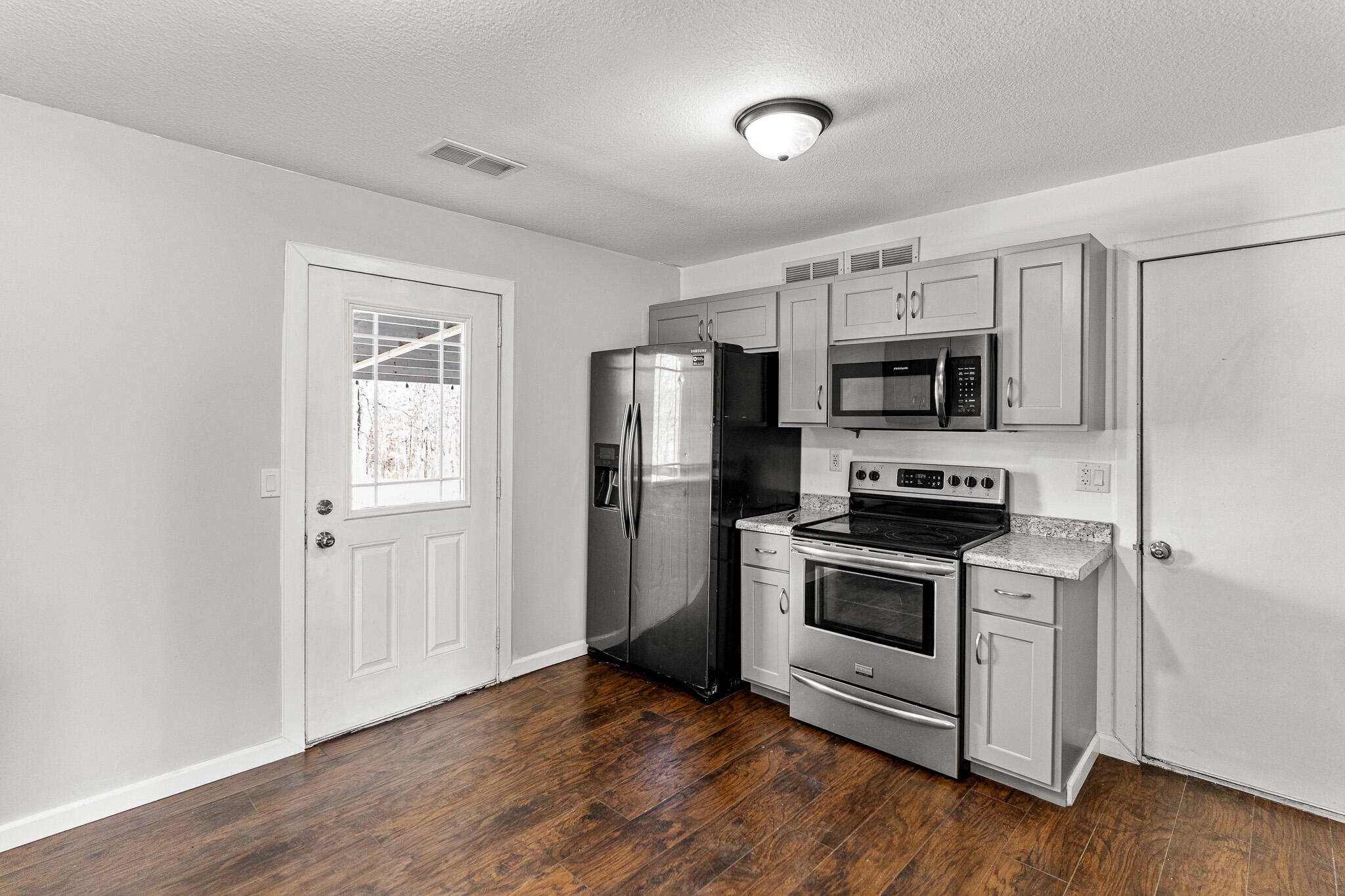 9651 E LAKE SAN-LYNN RD