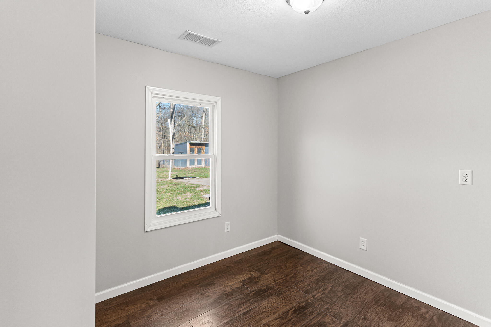 9651 E LAKE SAN-LYNN RD