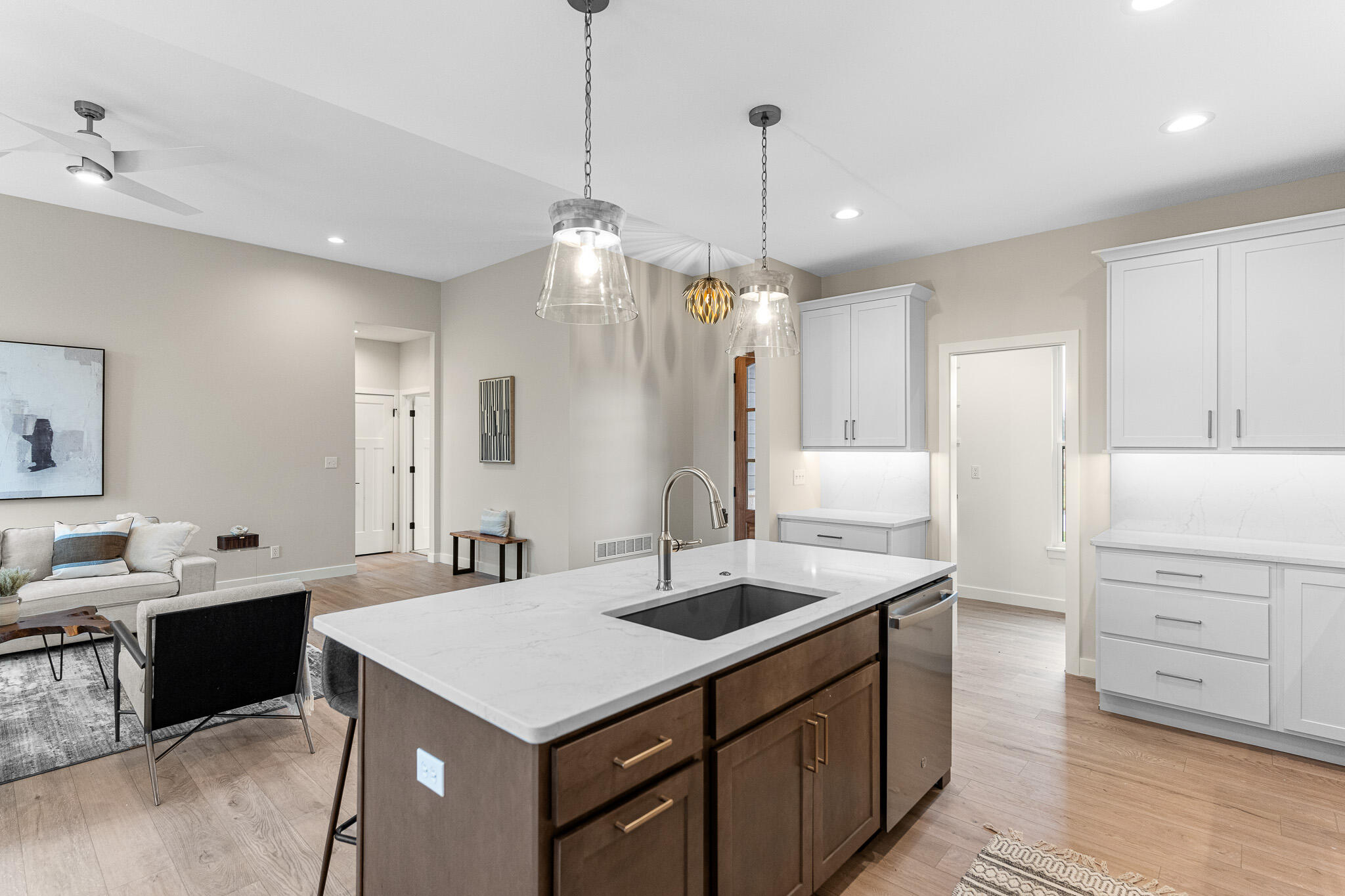 2908 GENESIS DR