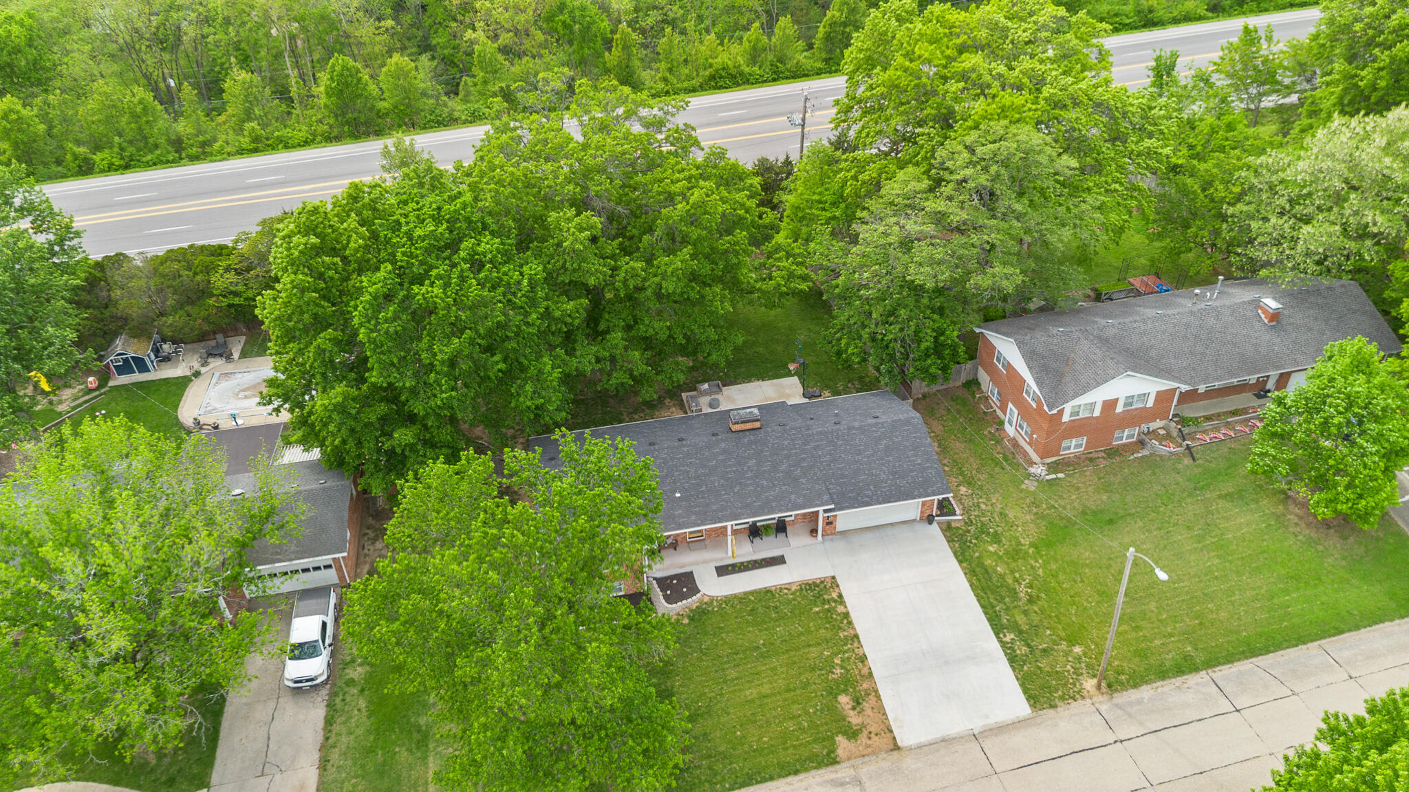 819 YALE