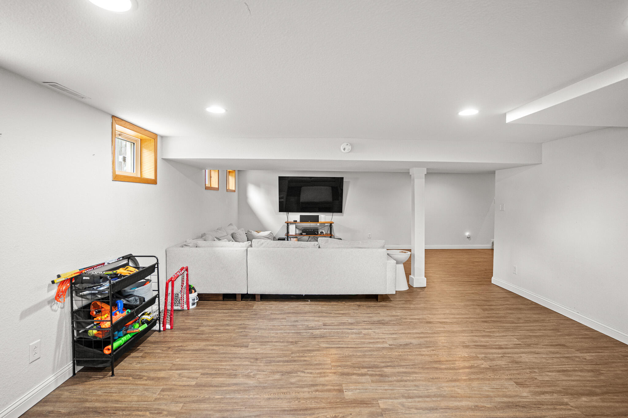 819 YALE
