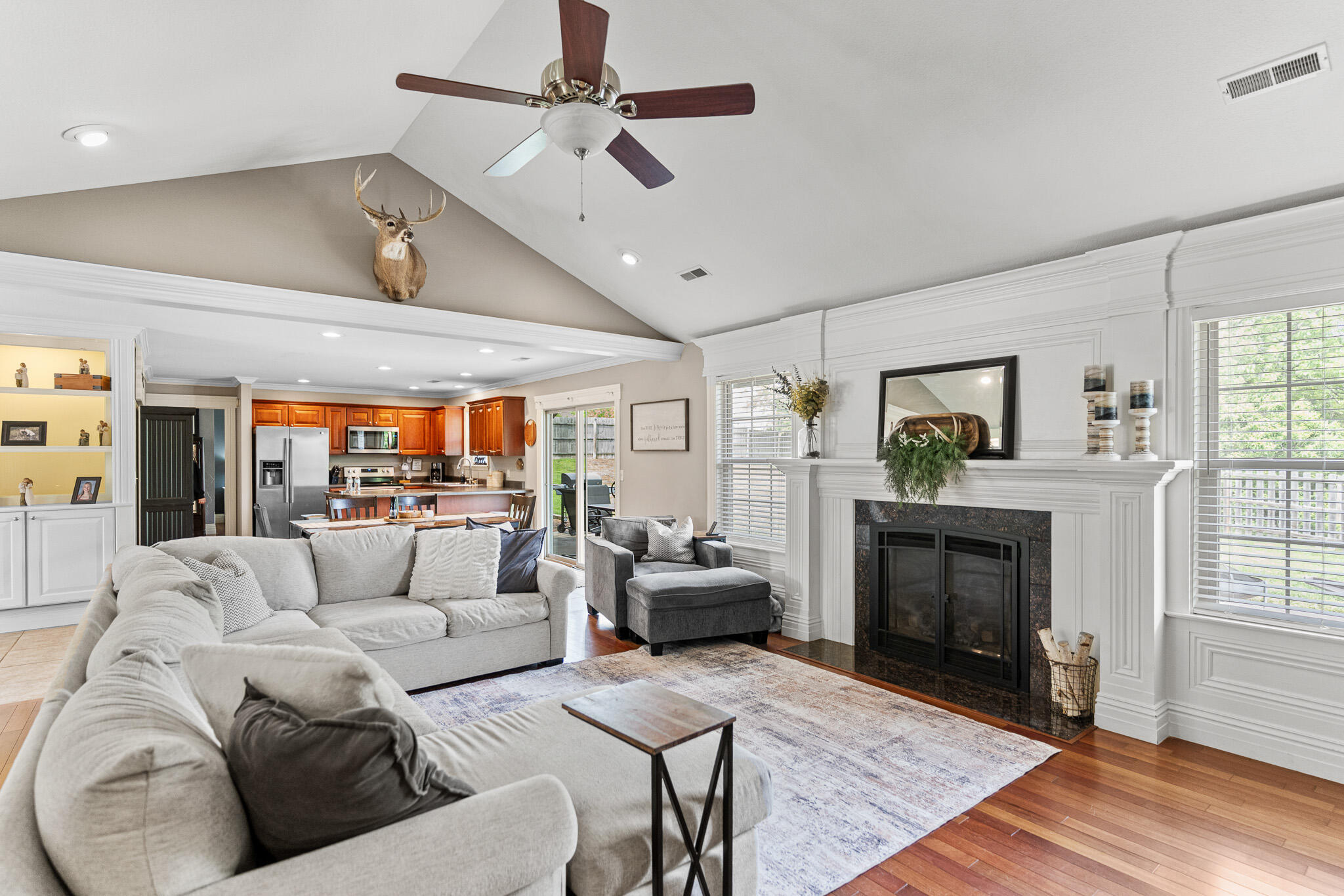511 REDWING DR