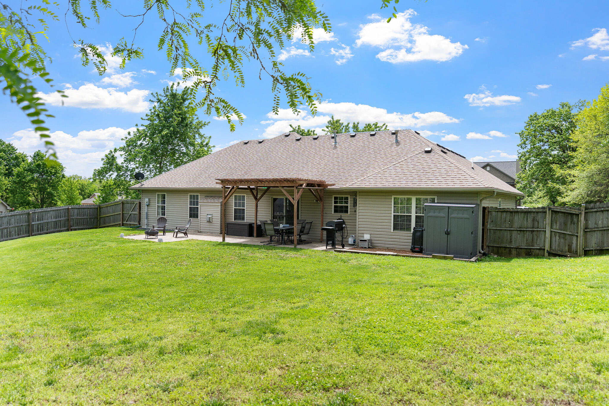 511 REDWING DR