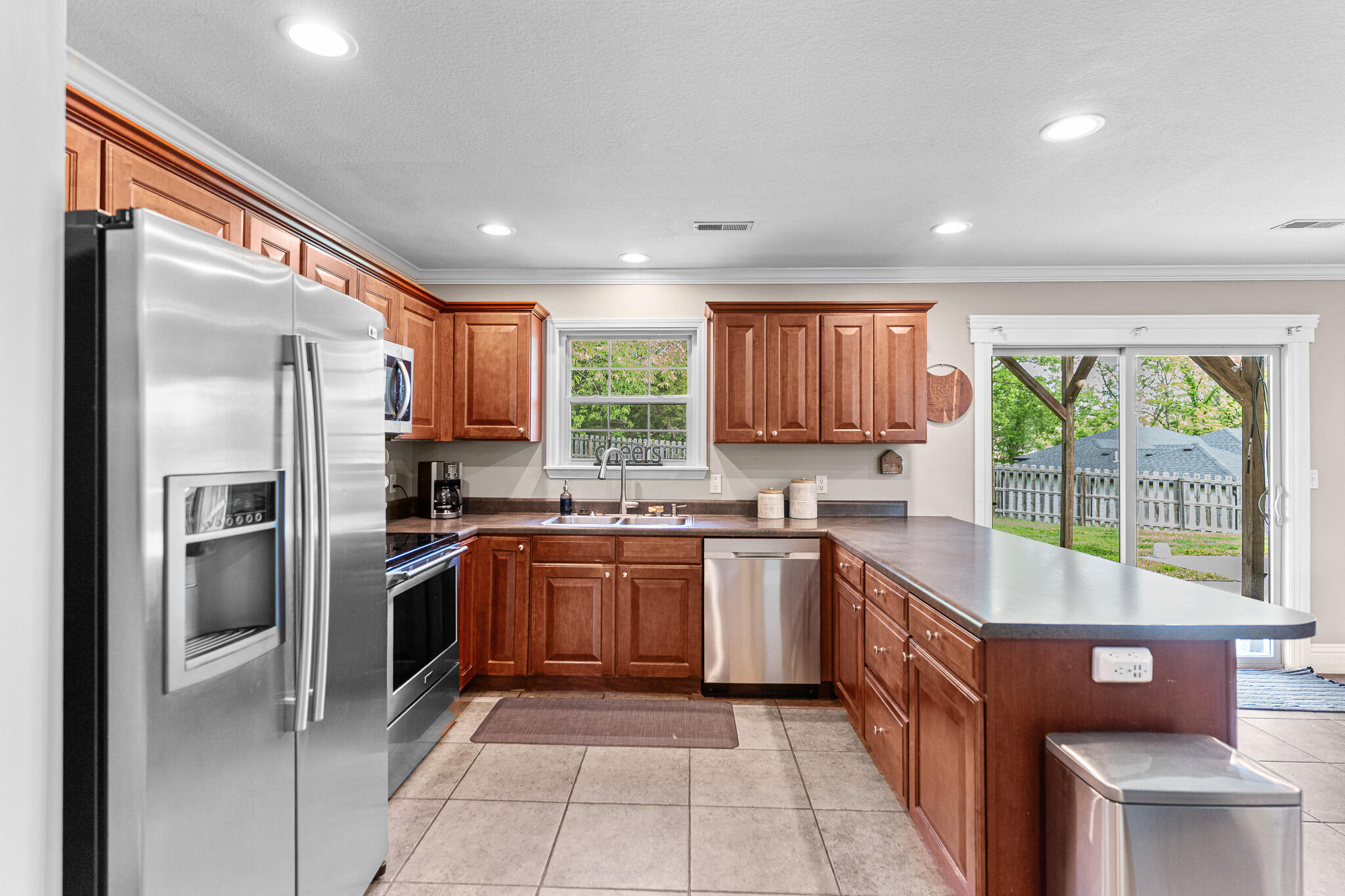 511 REDWING DR