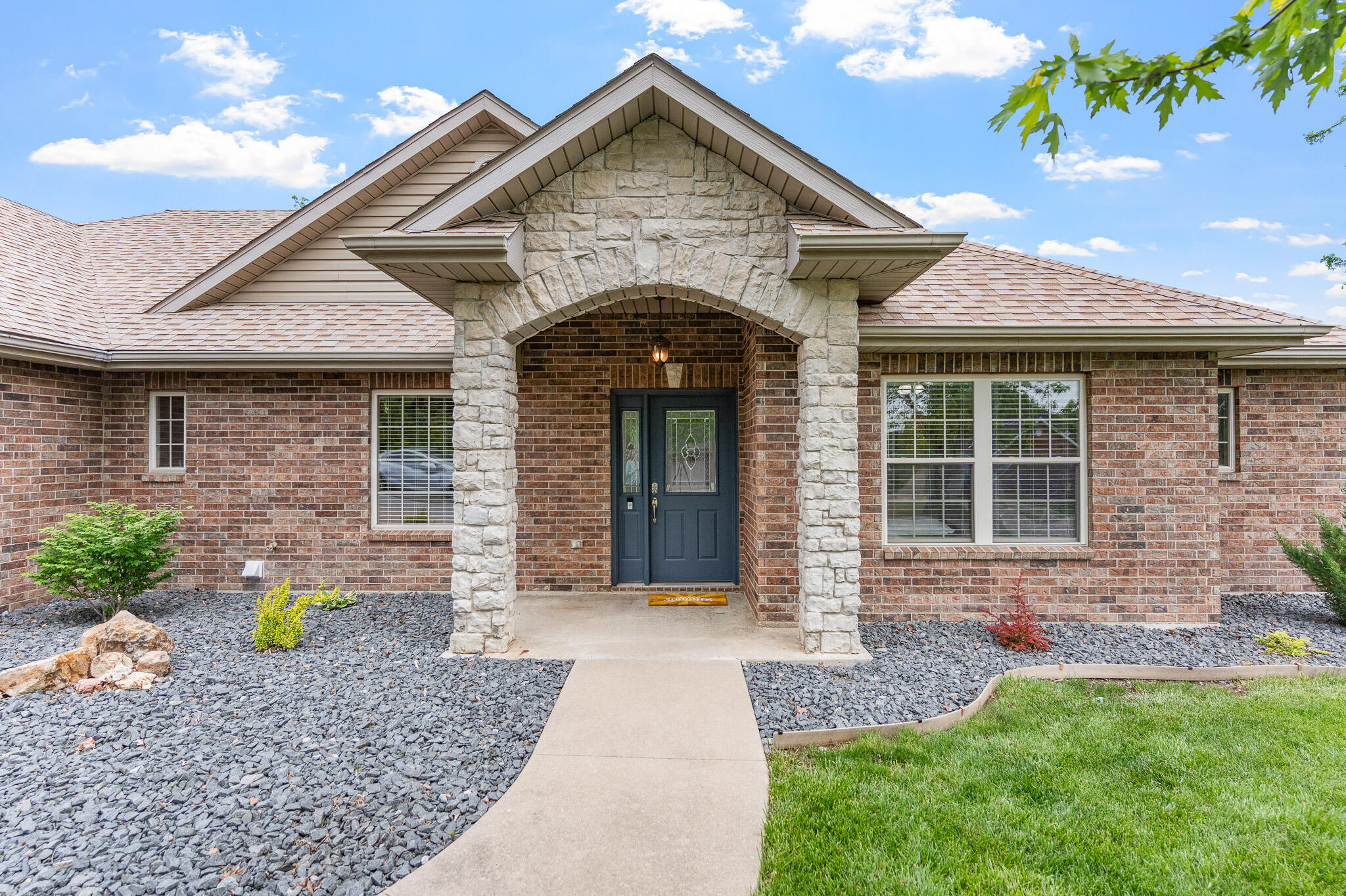 511 REDWING DR