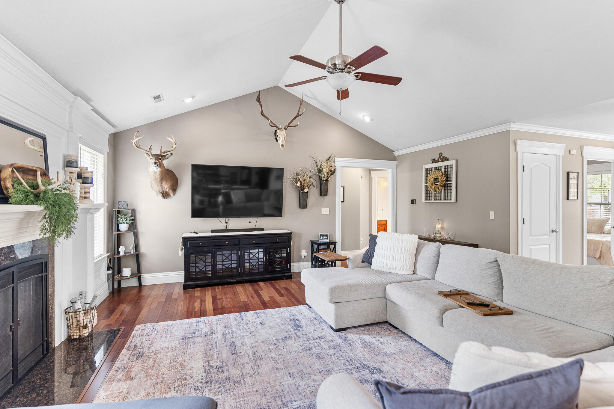 511 REDWING DR