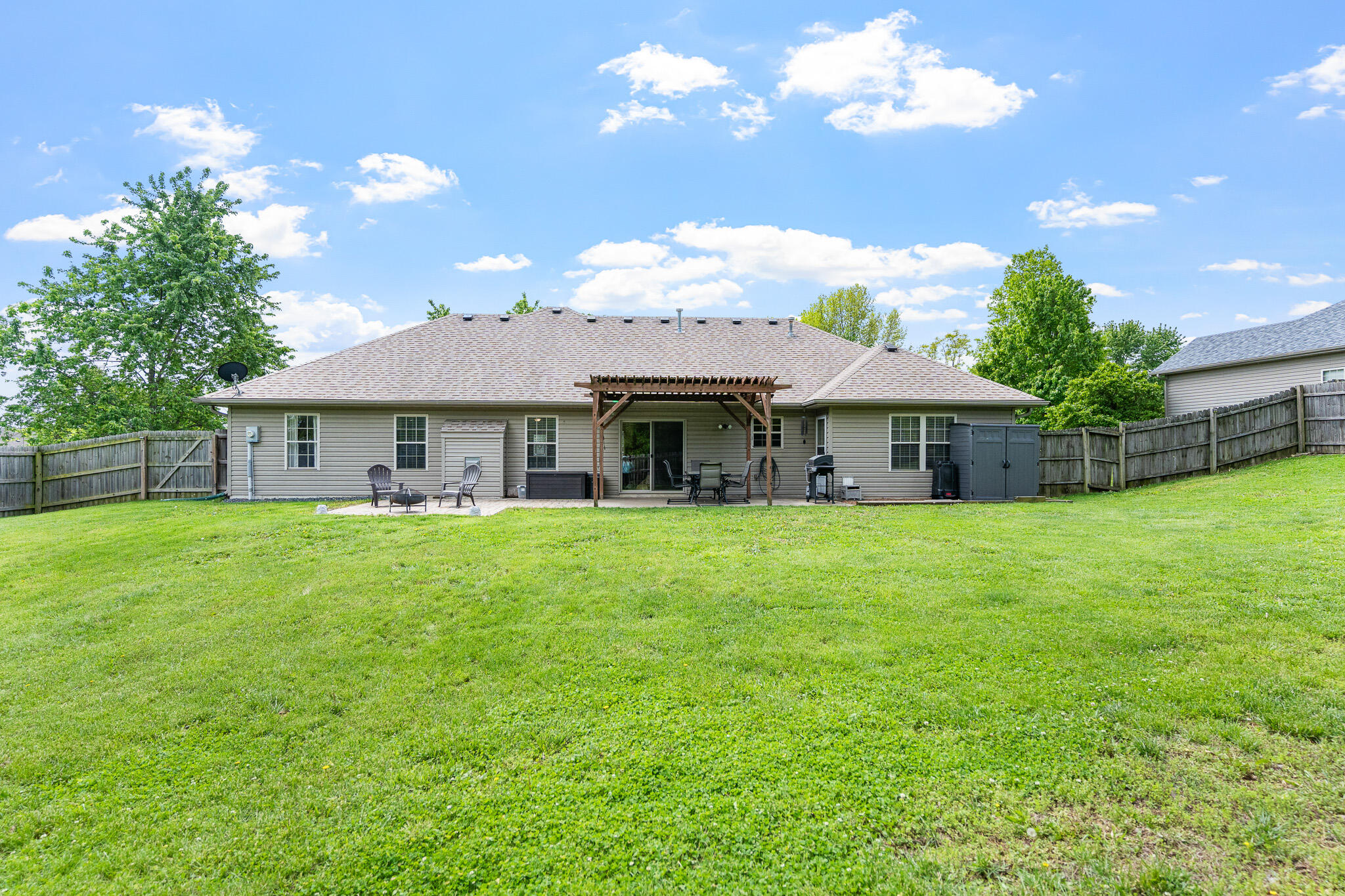 511 REDWING DR