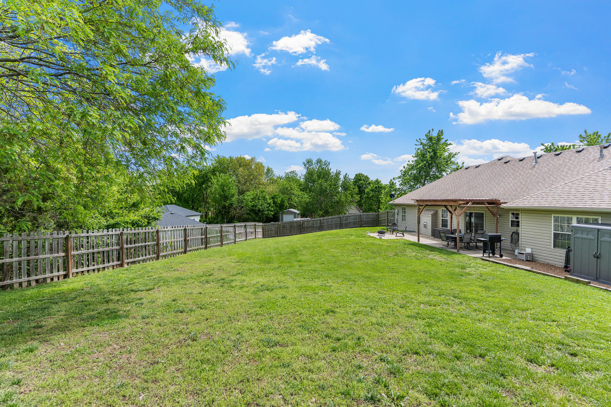 511 REDWING DR