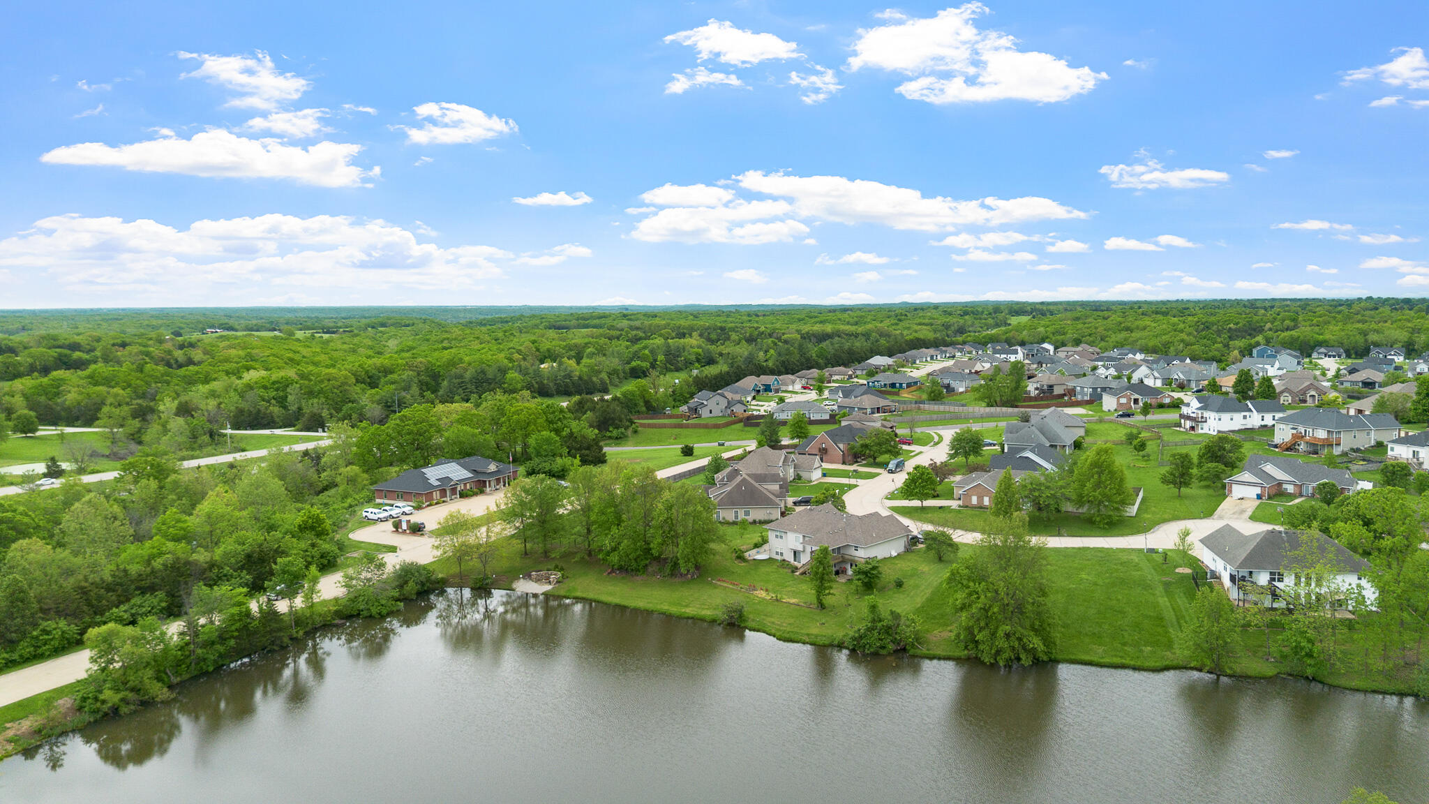511 REDWING DR