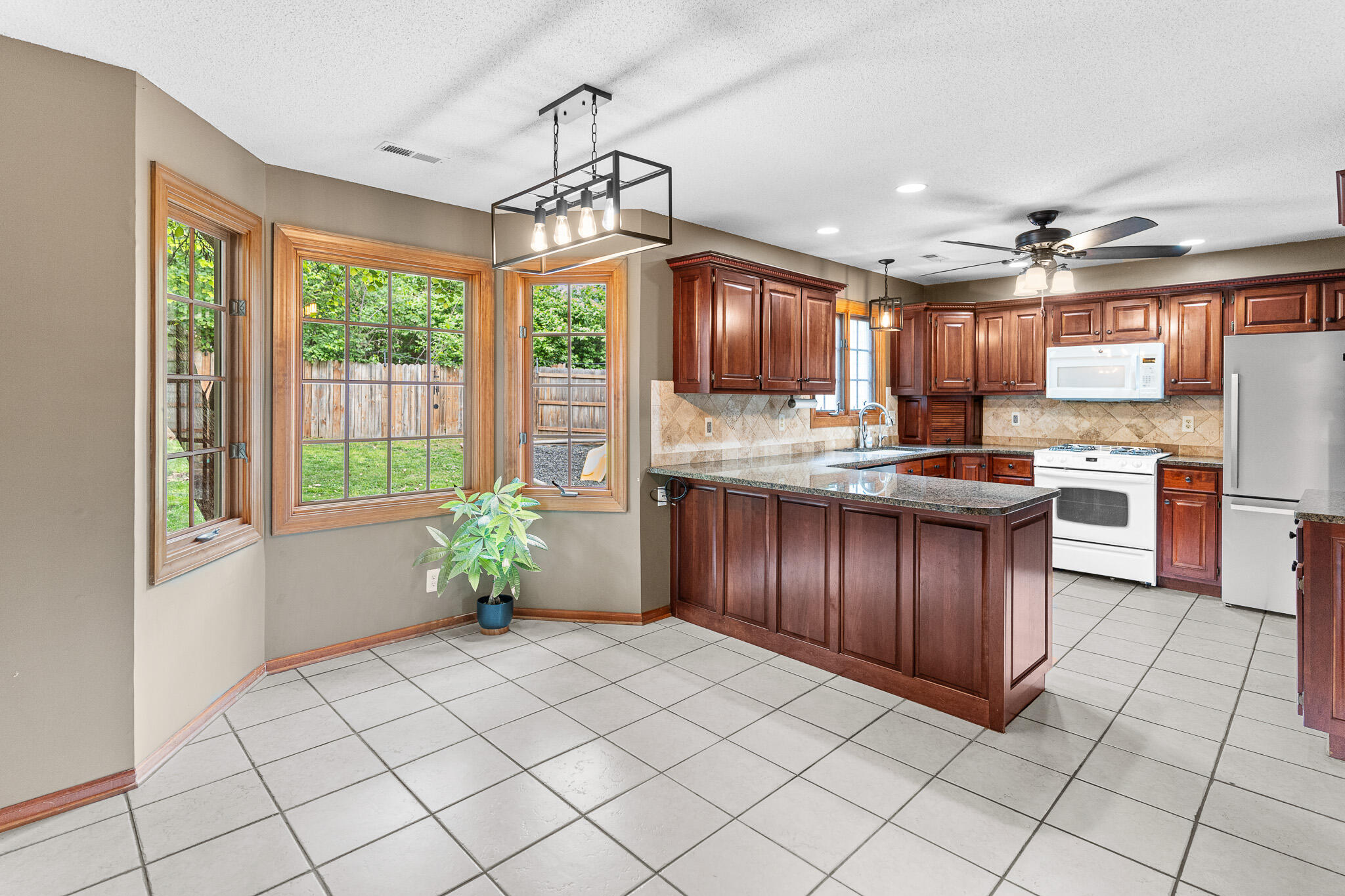 3401 DERBY RIDGE DR