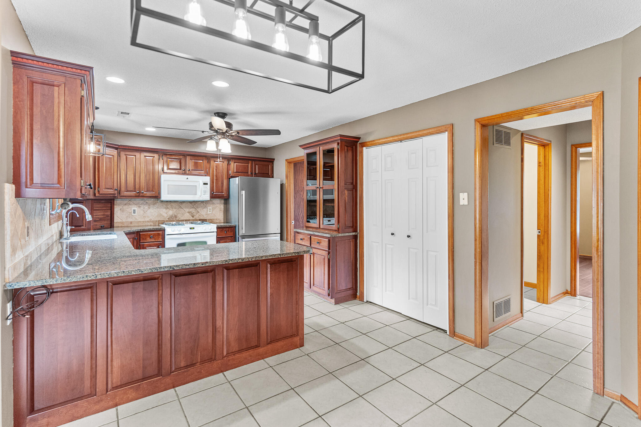 3401 DERBY RIDGE DR
