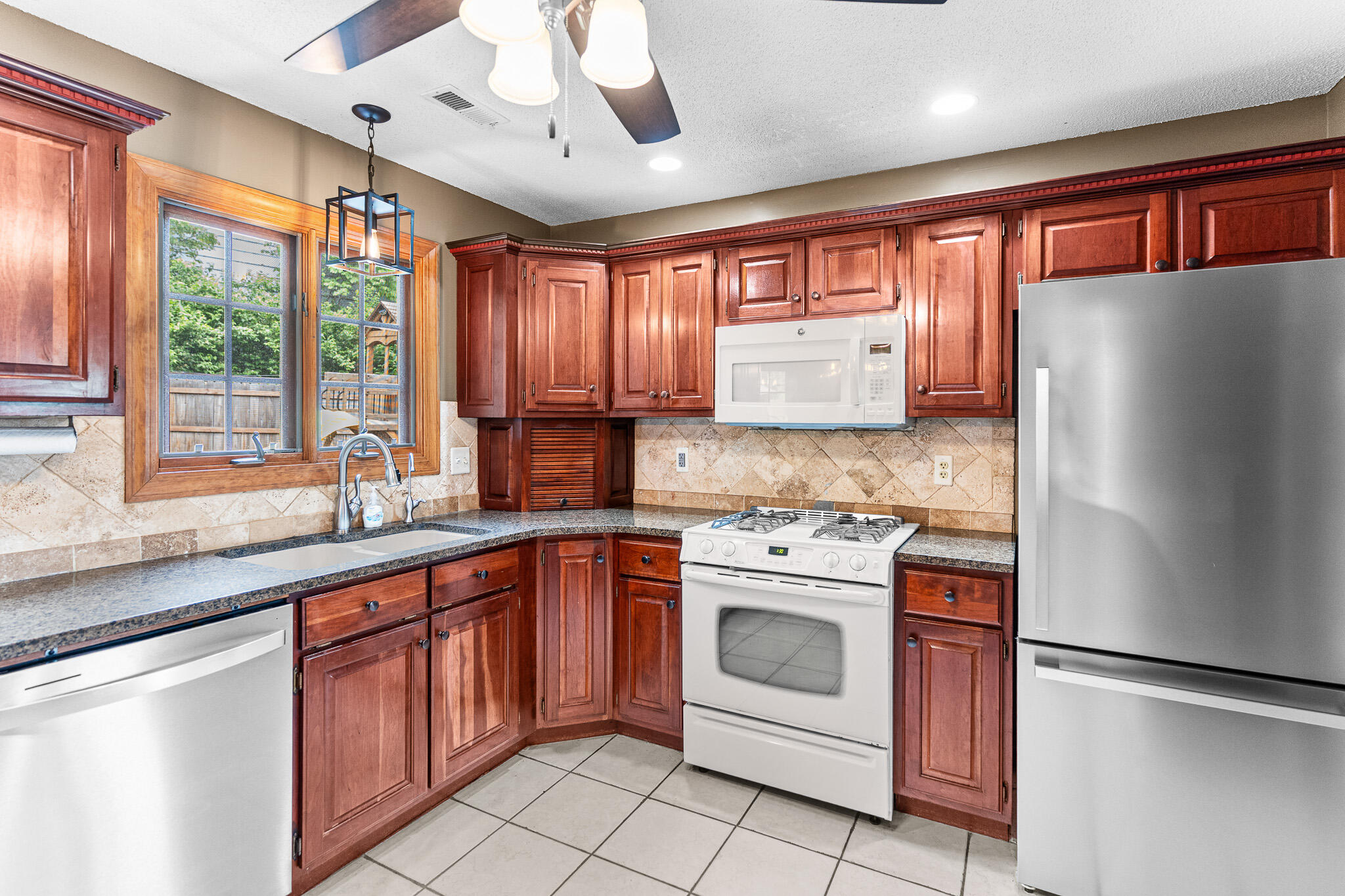 3401 DERBY RIDGE DR