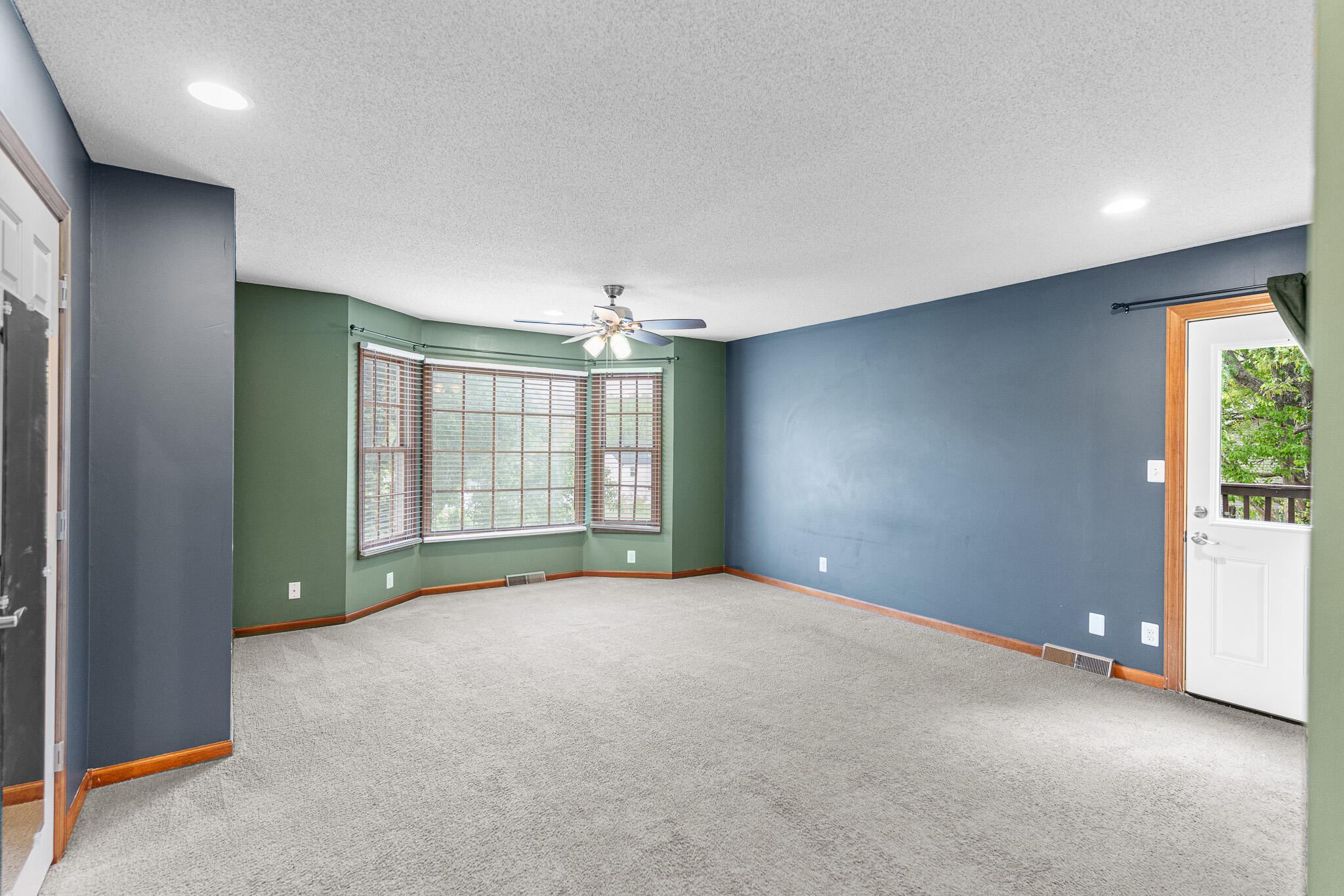 3401 DERBY RIDGE DR