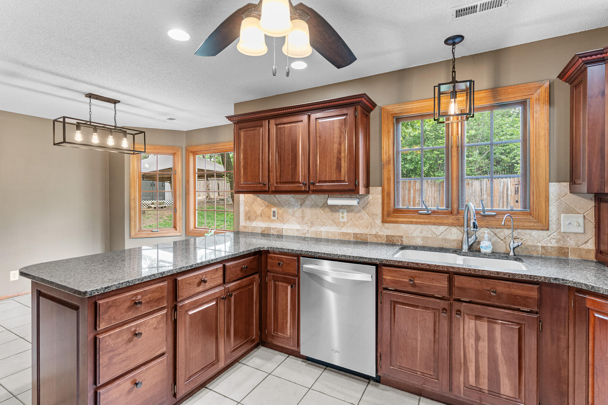 3401 DERBY RIDGE DR