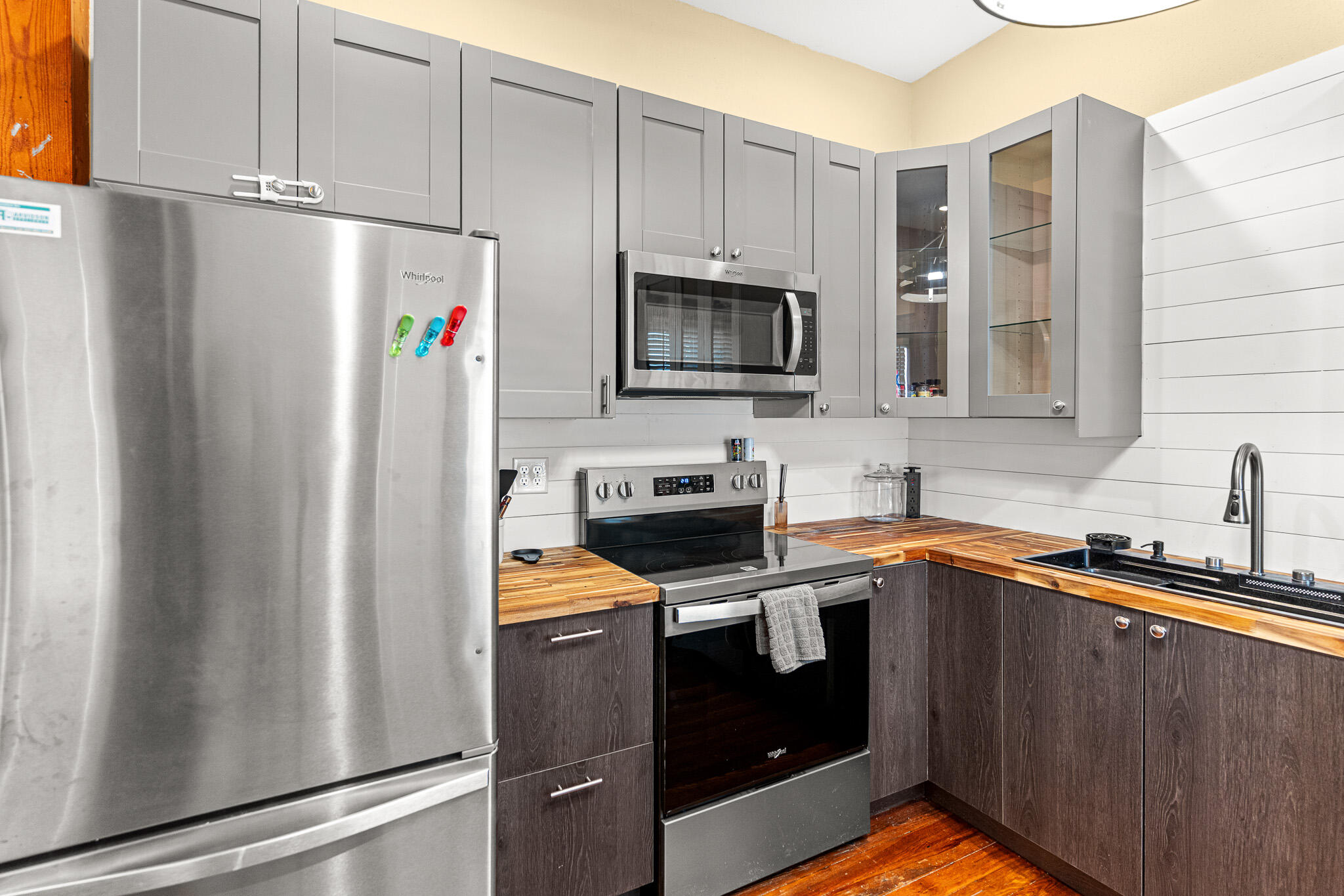 525-527 6TH ST