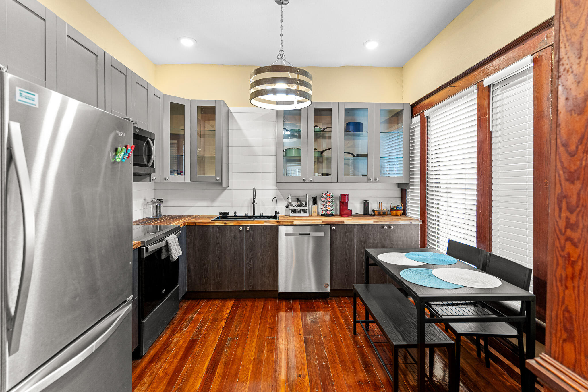525-527 6TH ST