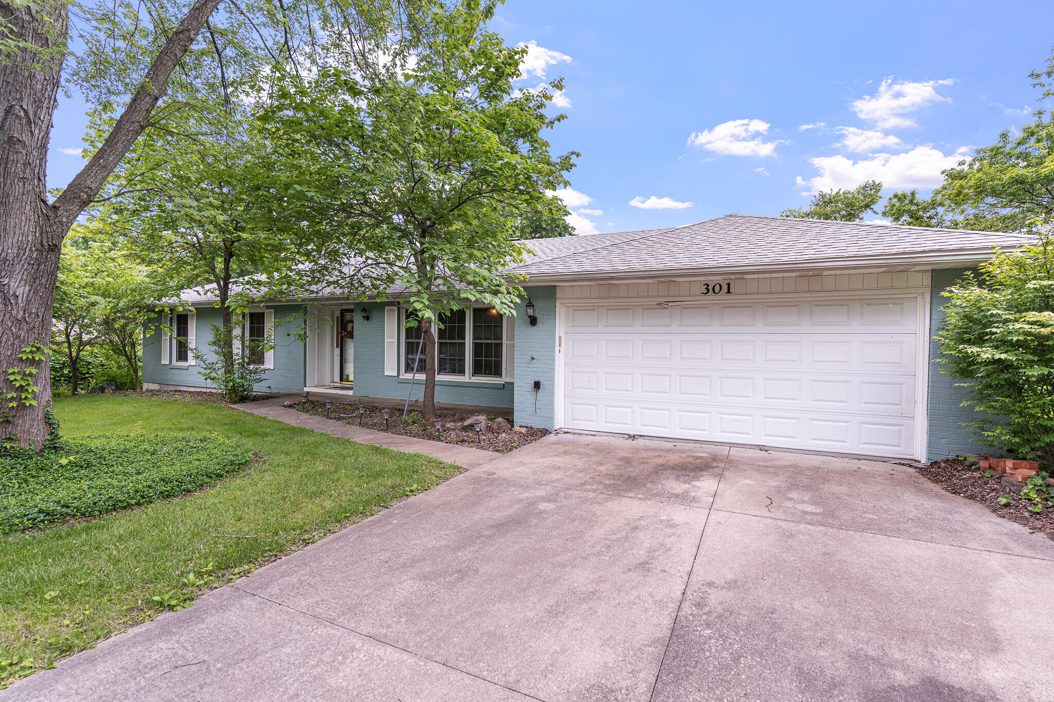 301 MUMFORD DR