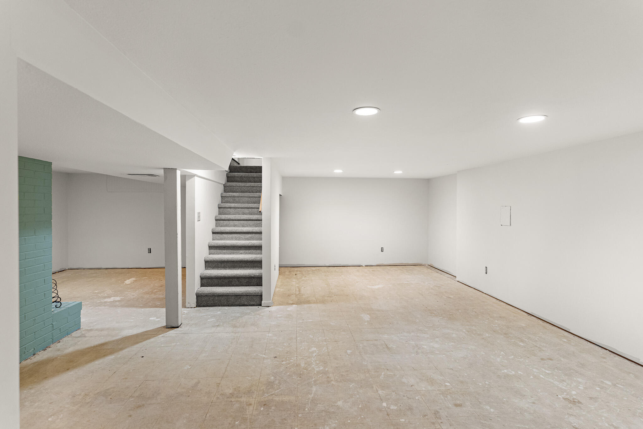 301 MUMFORD DR