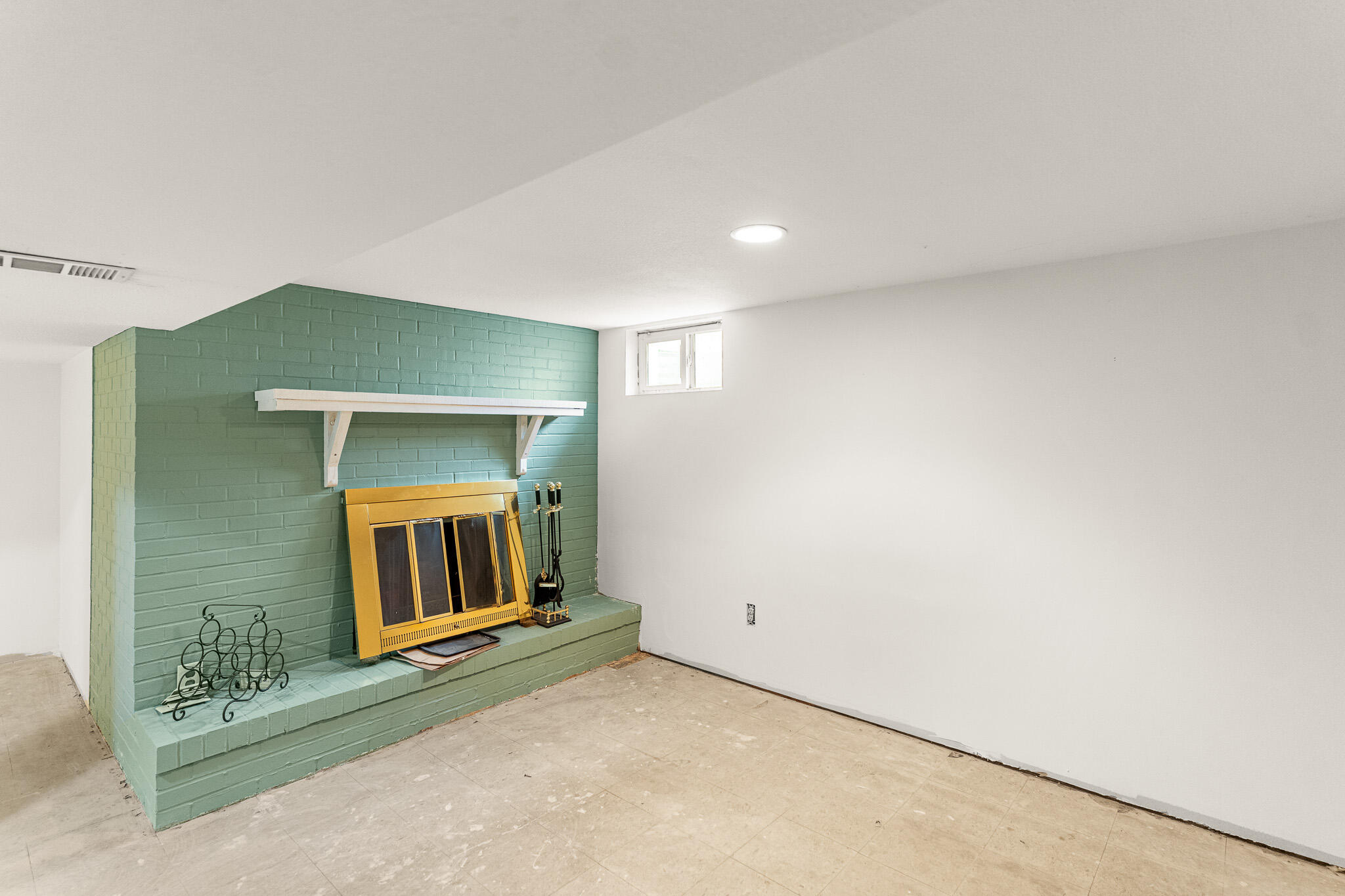 301 MUMFORD DR