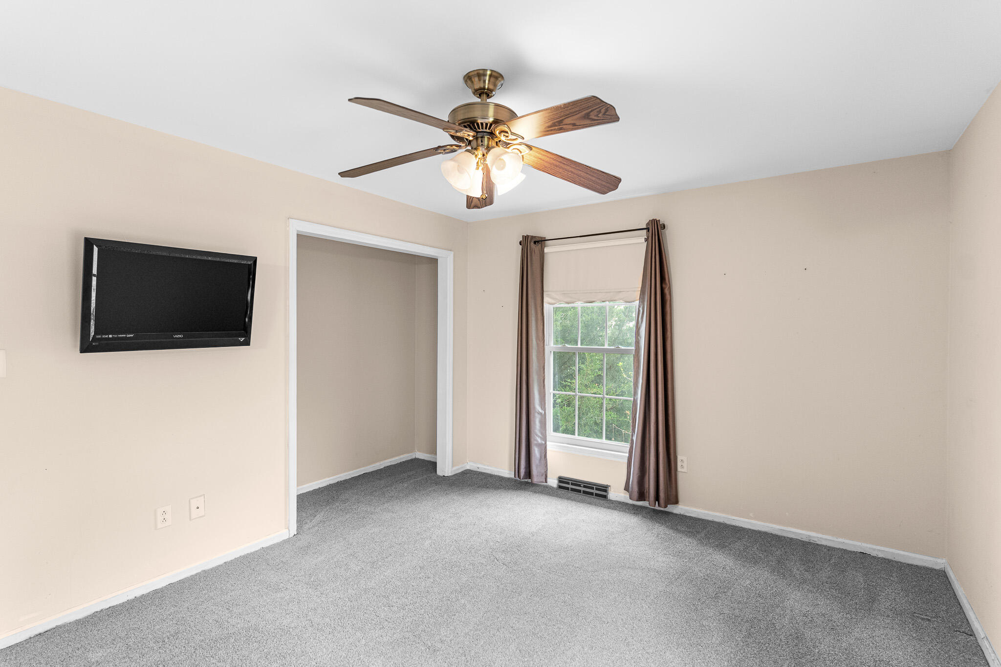 301 MUMFORD DR