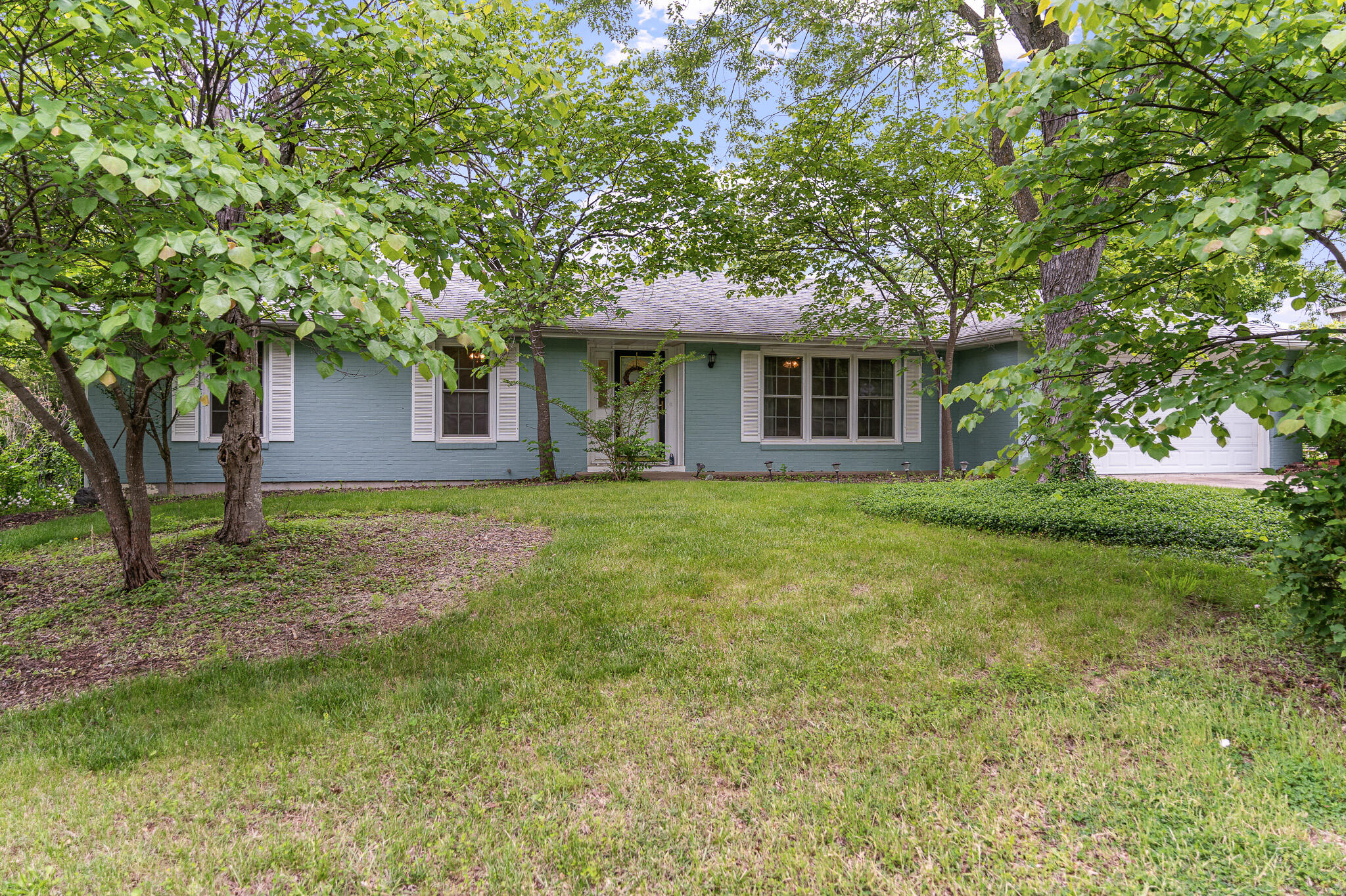 301 MUMFORD DR