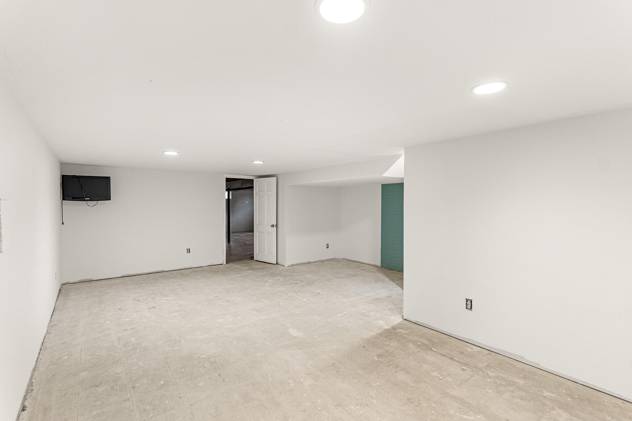301 MUMFORD DR
