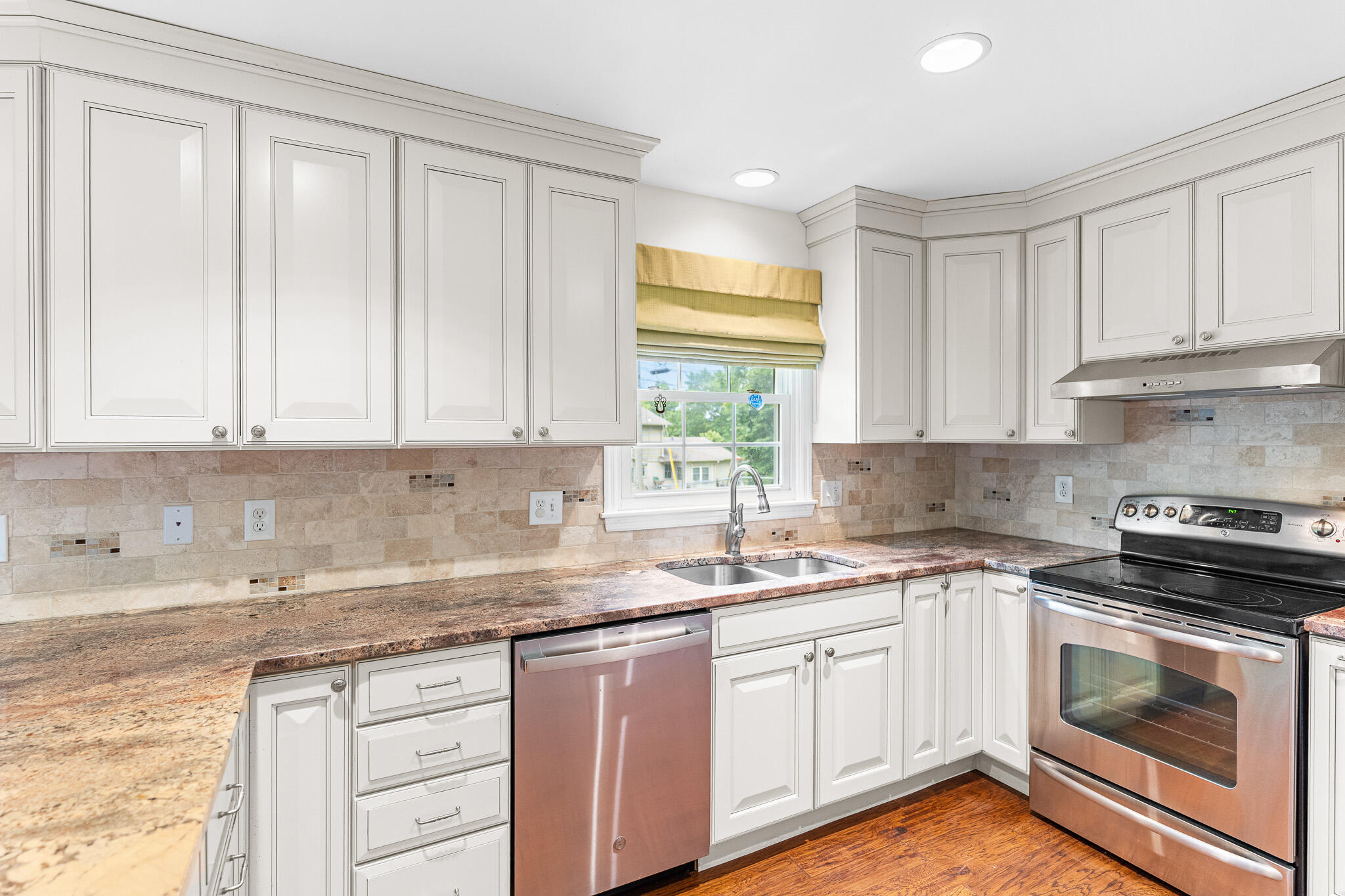 301 MUMFORD DR