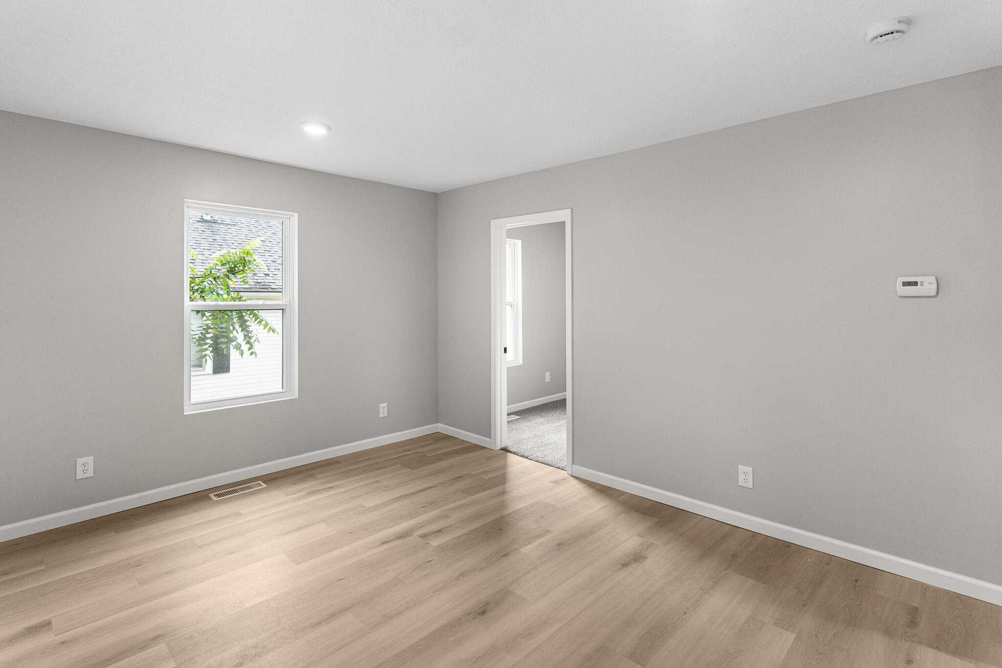 102 W FRANKLIN ST