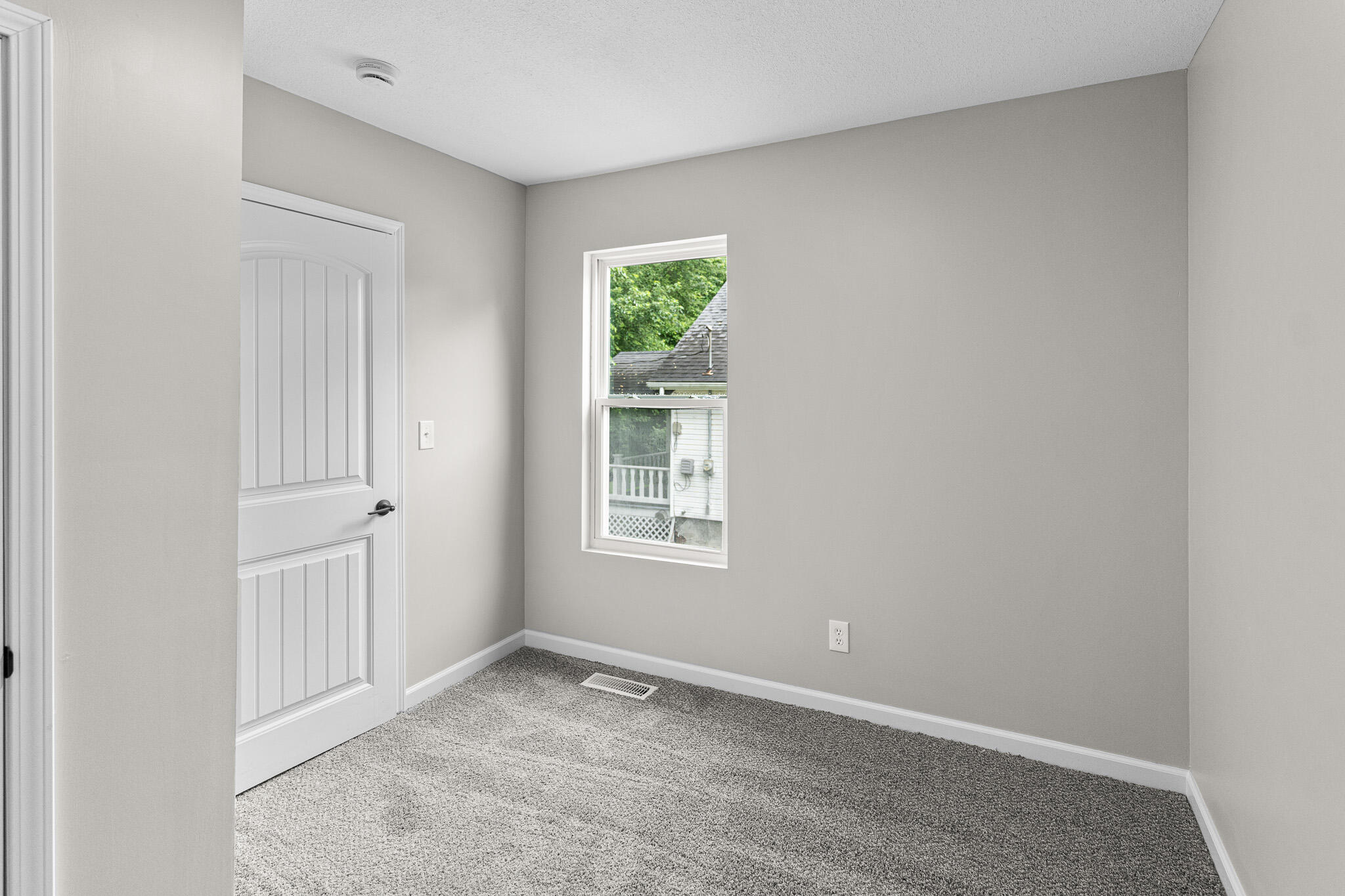 102 W FRANKLIN ST