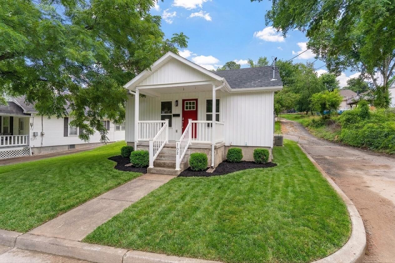102 W FRANKLIN ST