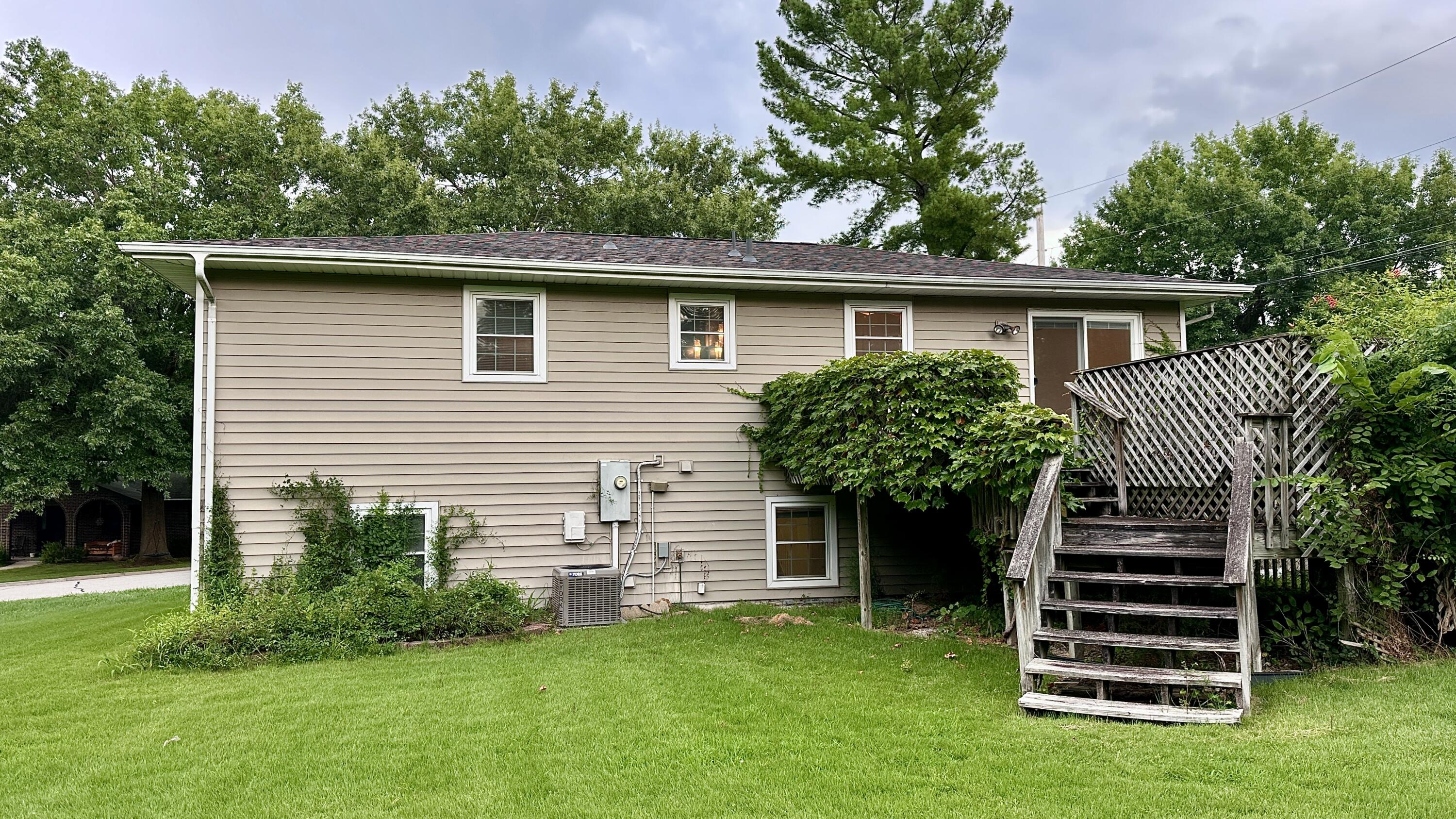 2616 PINE DR