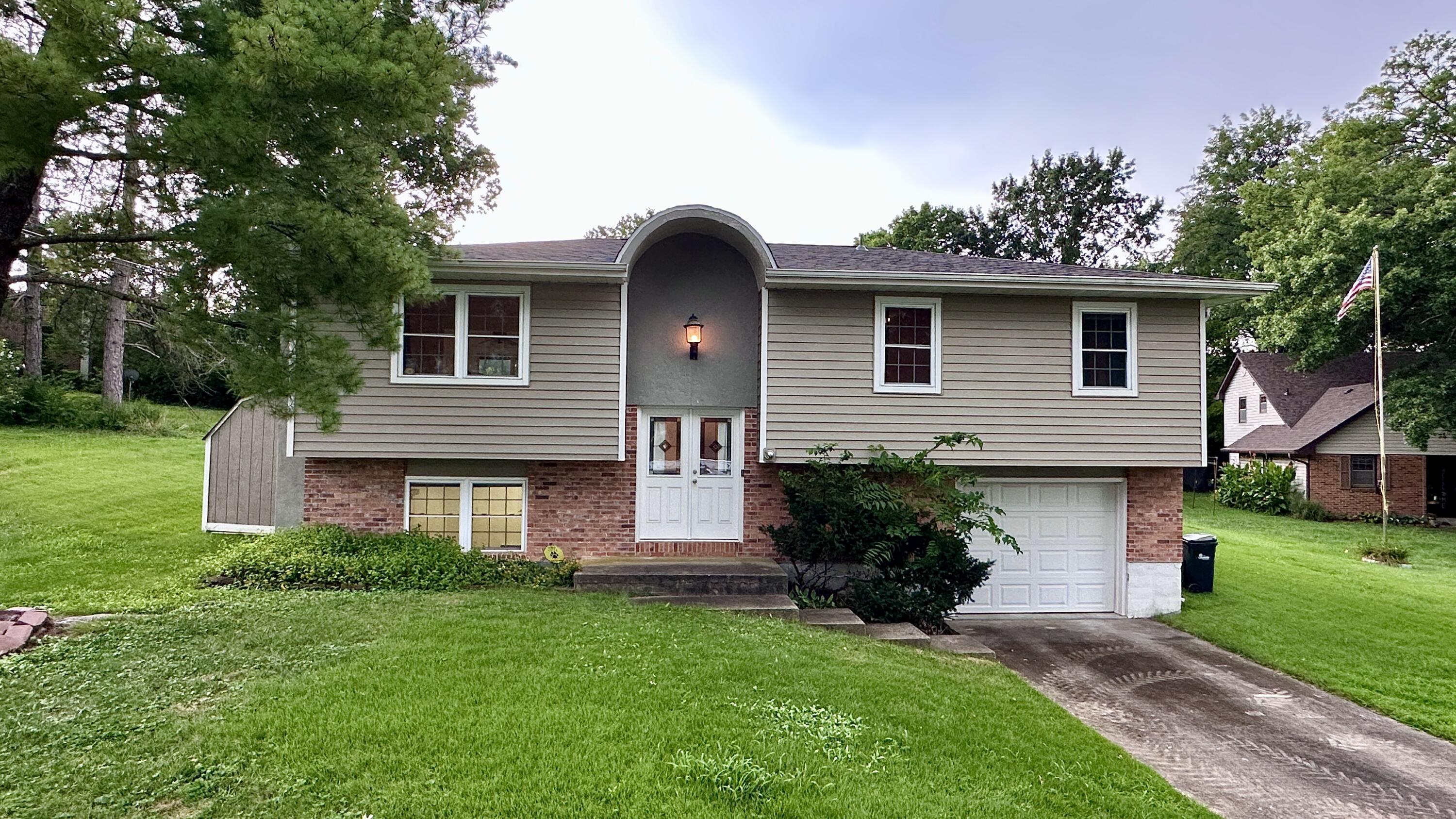 2616 PINE DR