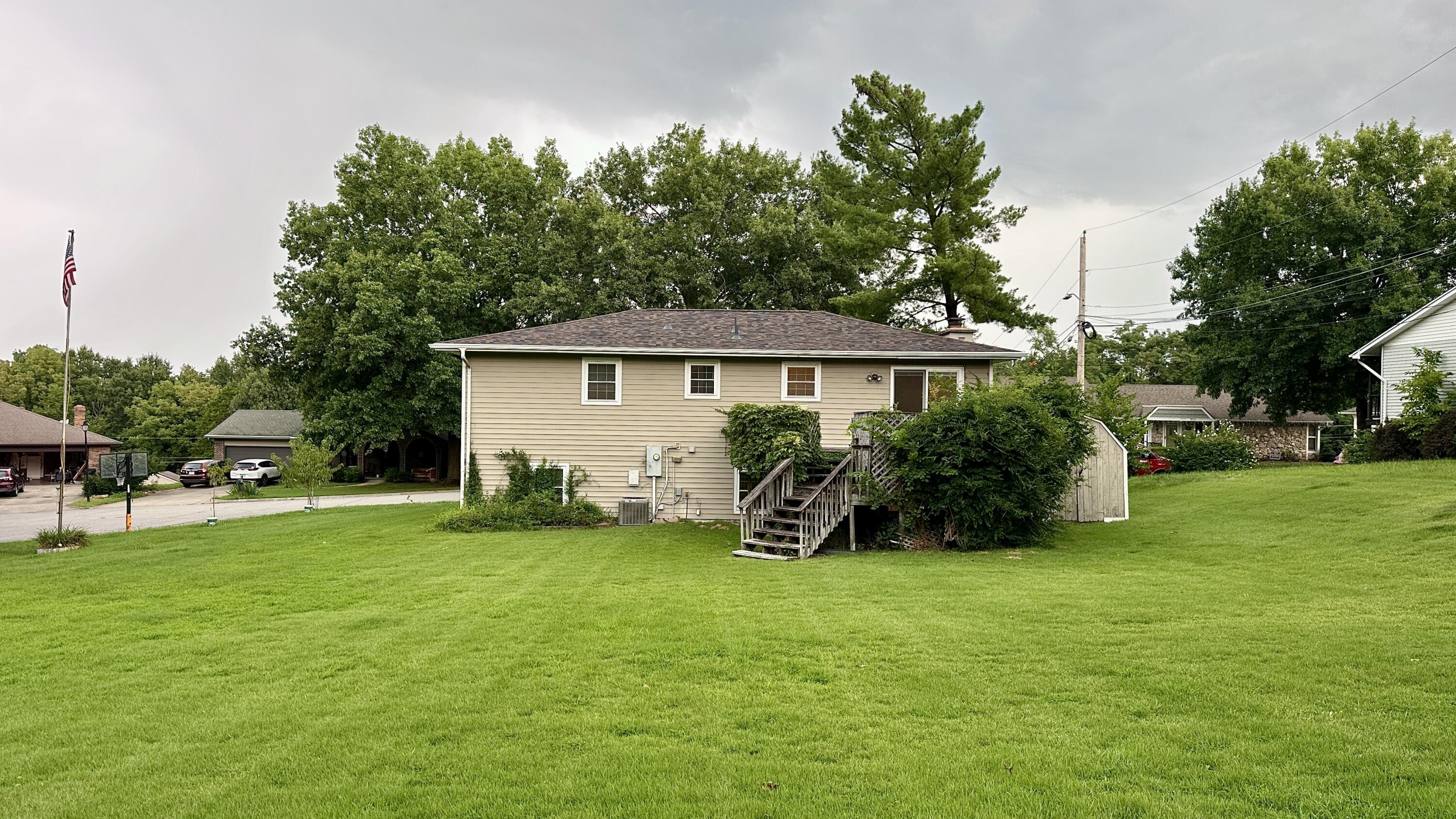 2616 PINE DR