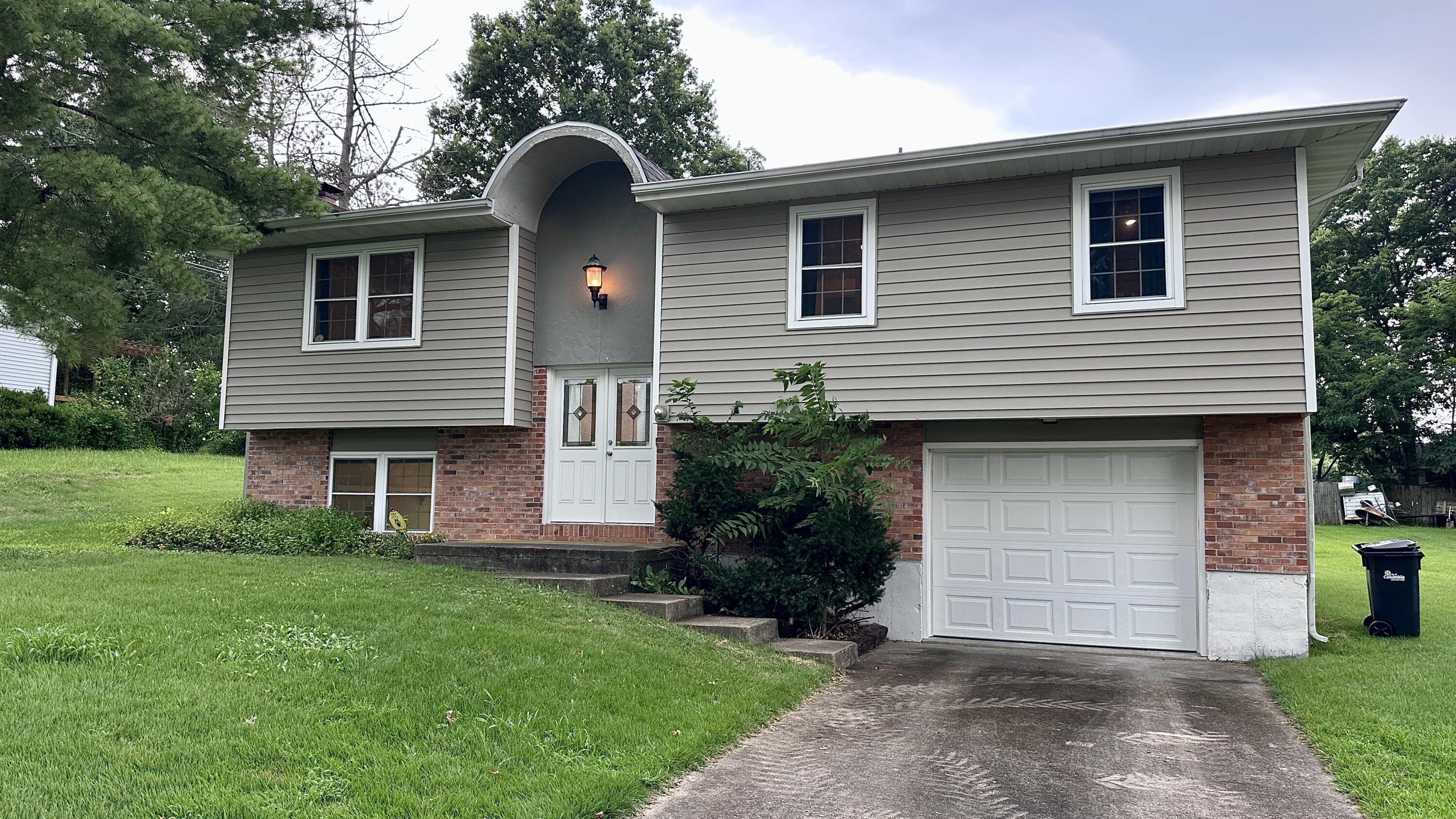 2616 PINE DR