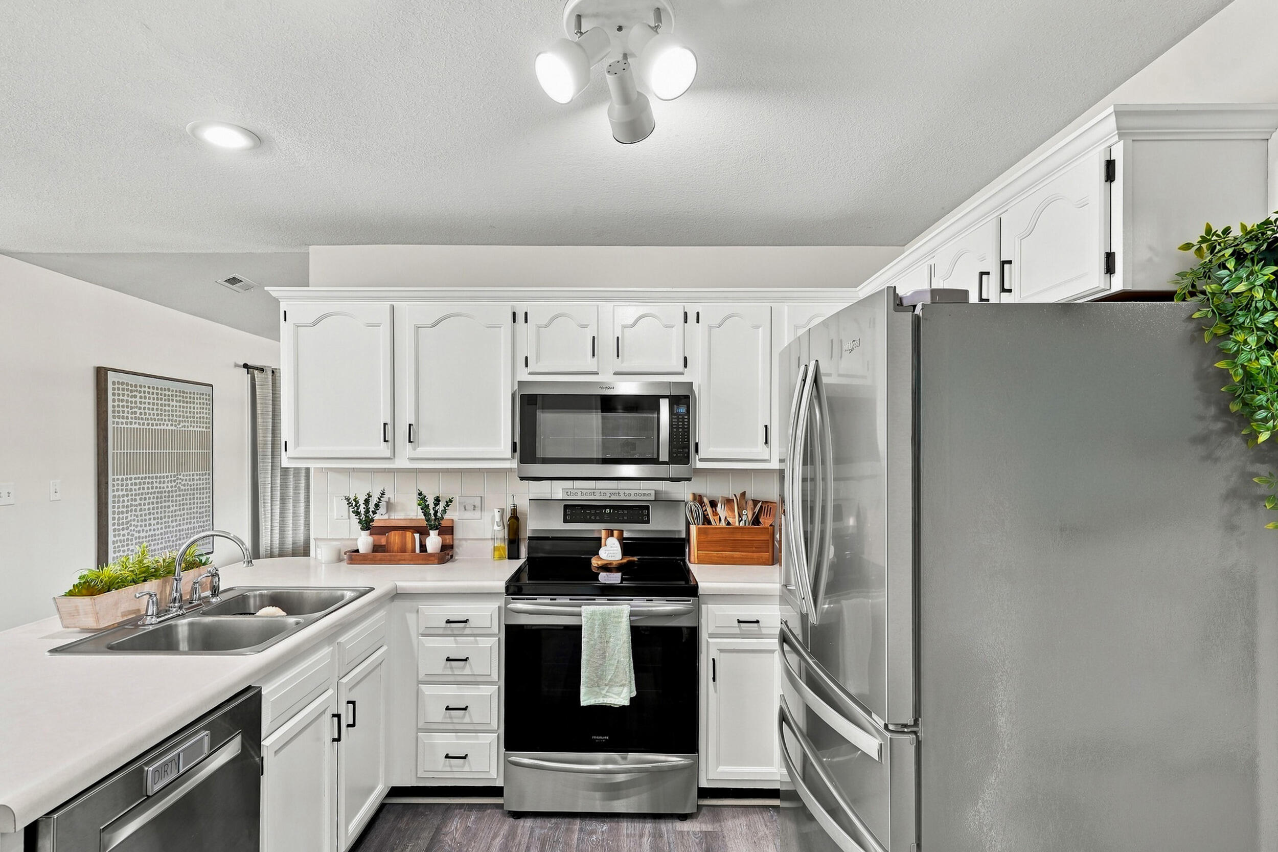 1515 THOROUGHBRED CIR