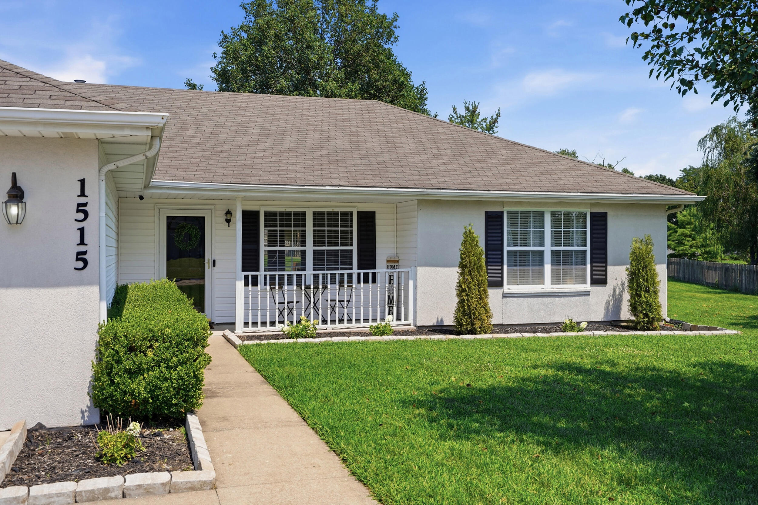 1515 THOROUGHBRED CIR