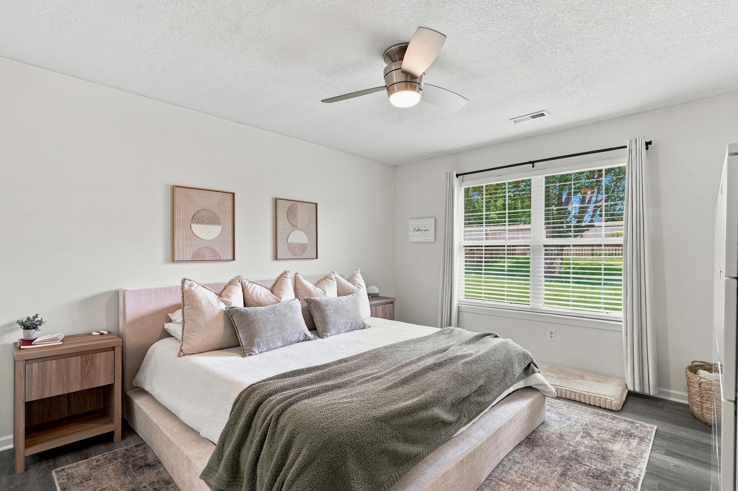 1515 THOROUGHBRED CIR