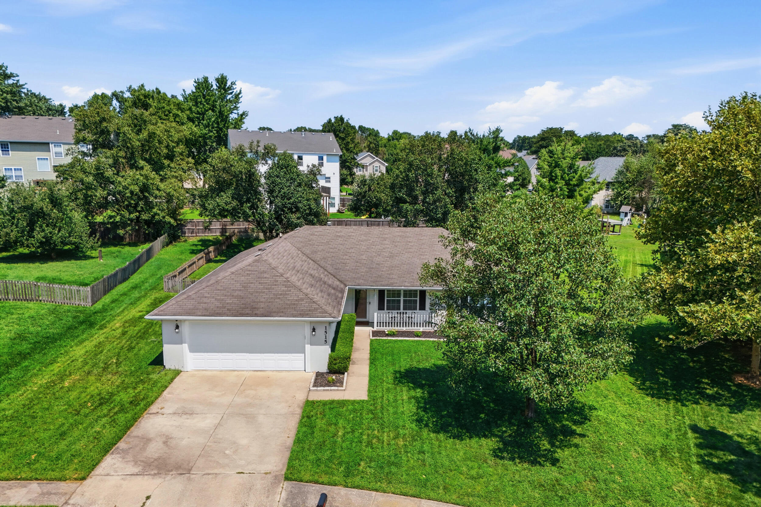 1515 THOROUGHBRED CIR