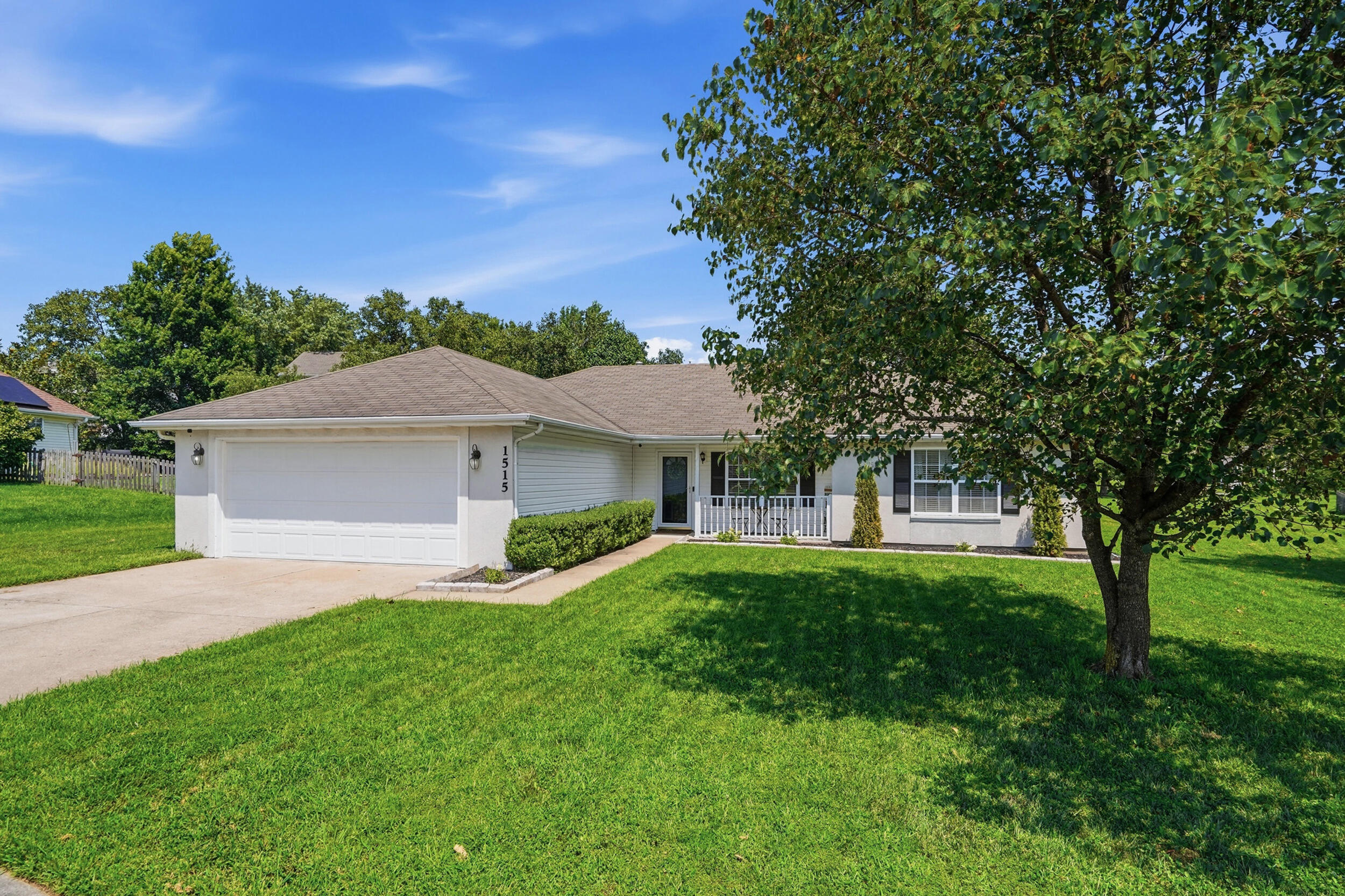 1515 THOROUGHBRED CIR