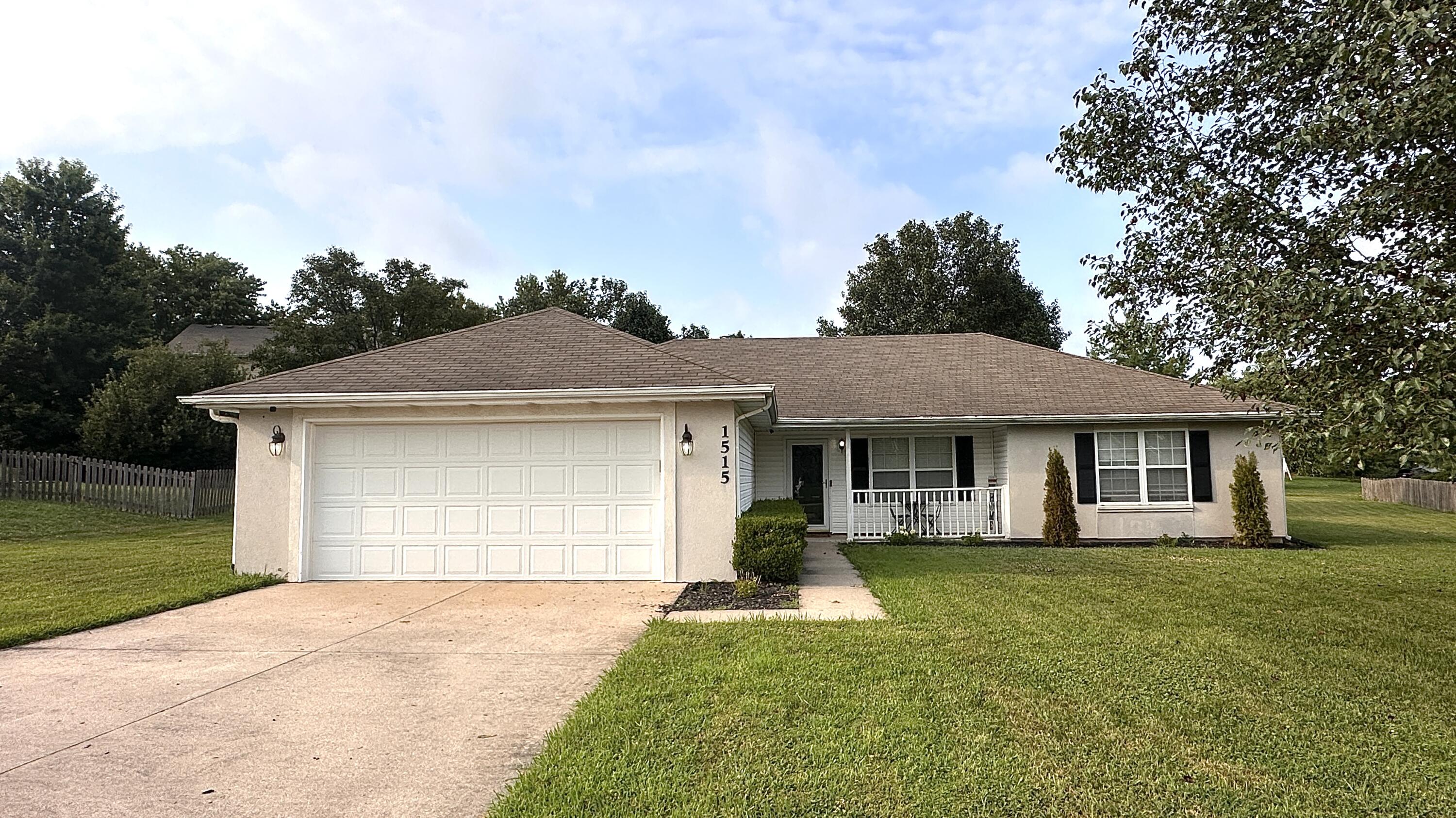 1515 THOROUGHBRED CIR